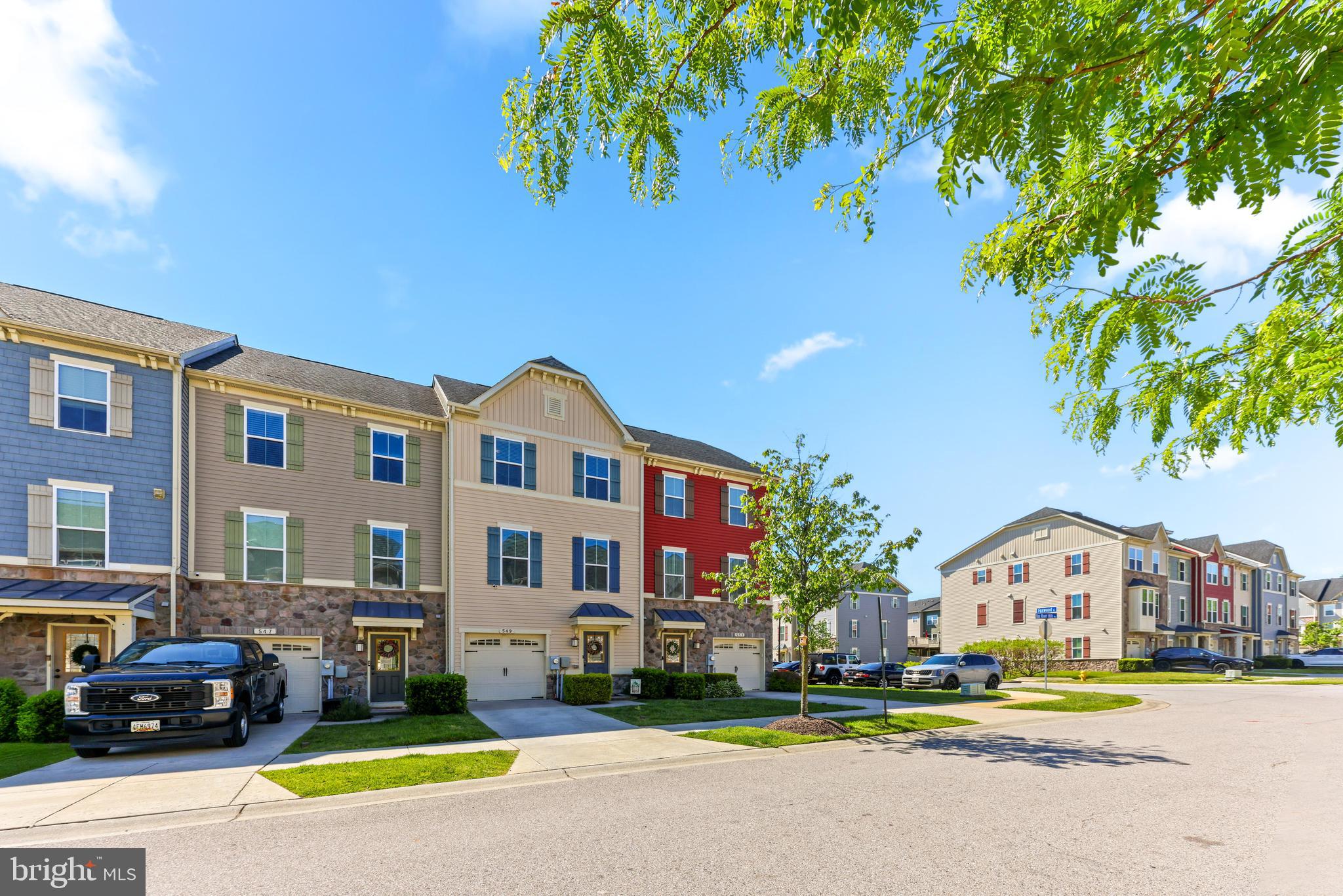 CREEKSIDE VILLAGE - Residential