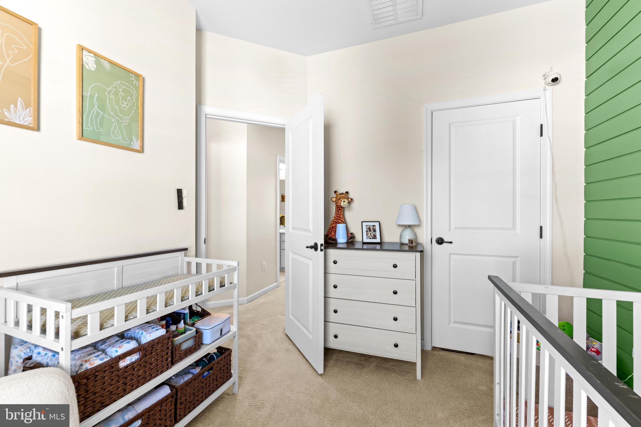 CREEKSIDE VILLAGE - Residential