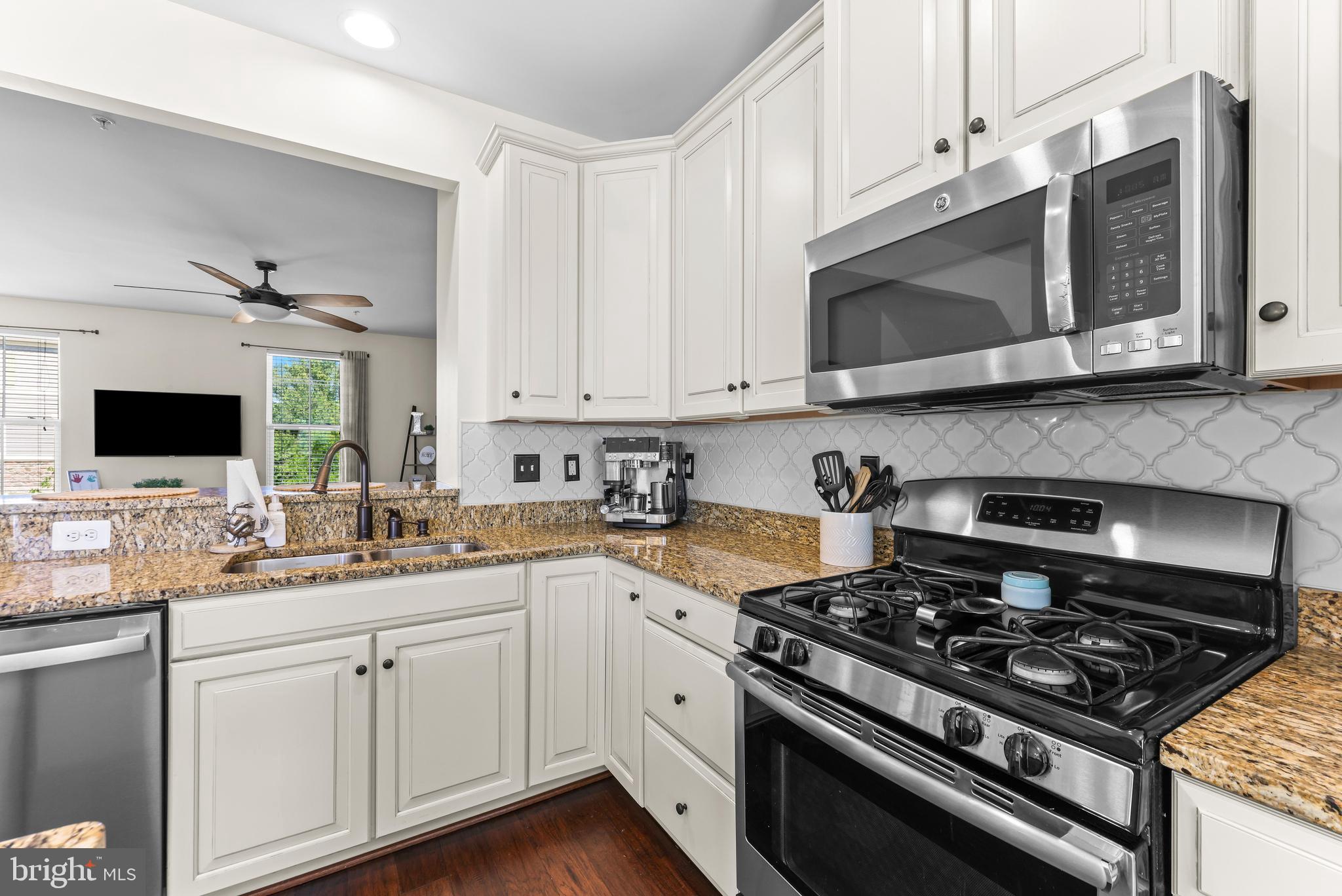 CREEKSIDE VILLAGE - Residential
