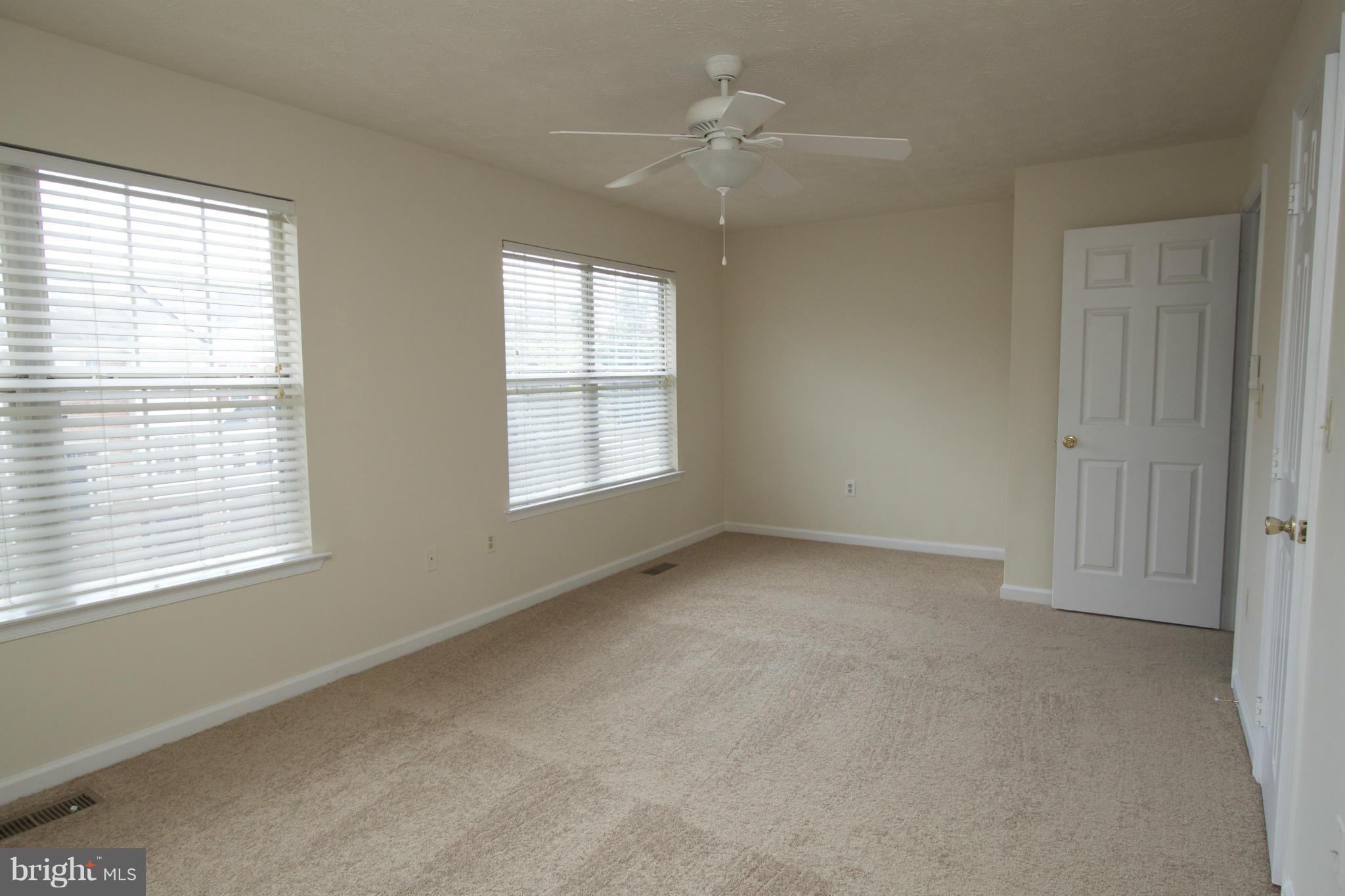 THE TOWNES OF PARK RIDGE - Residential