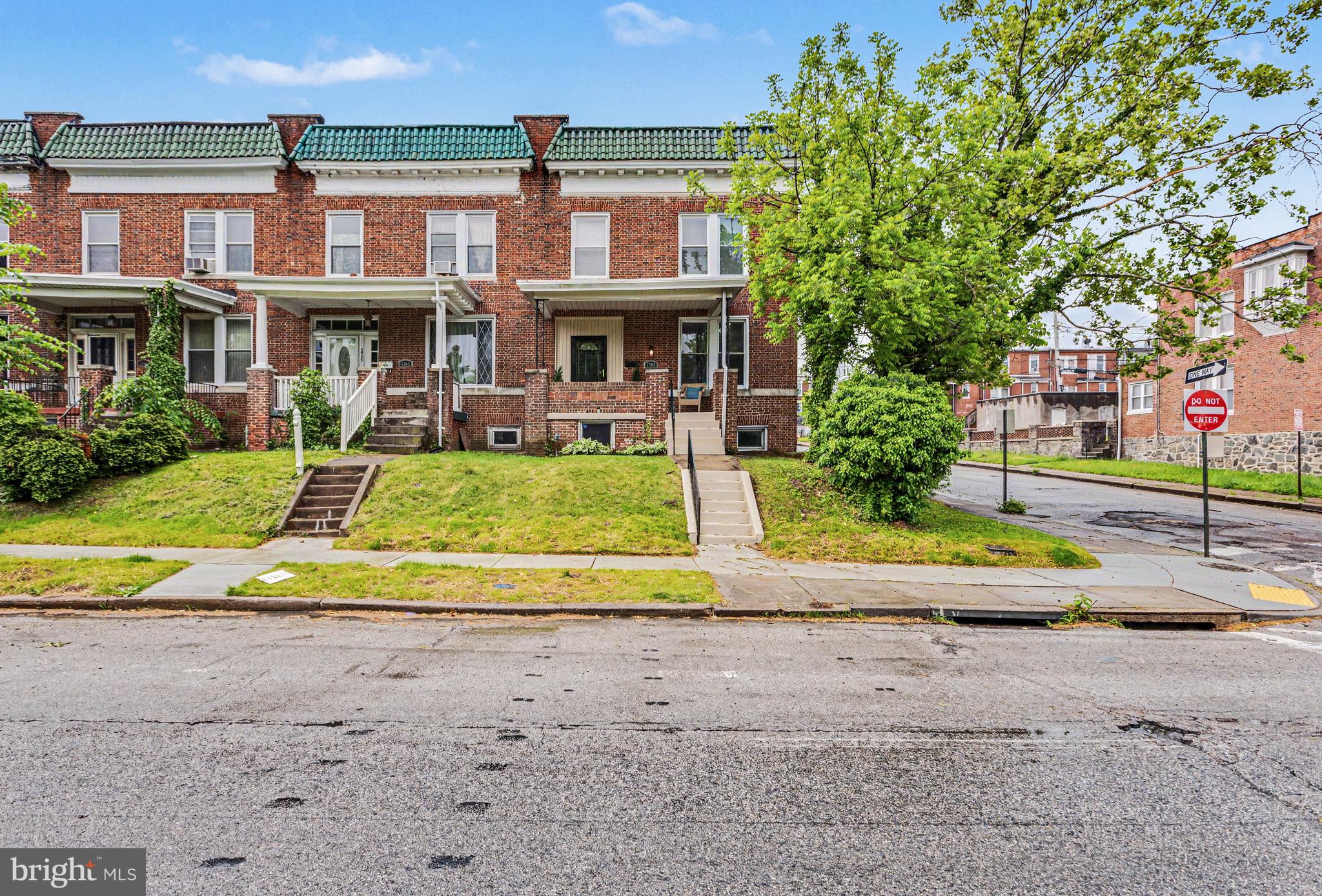 MONTEBELLO - Residential
