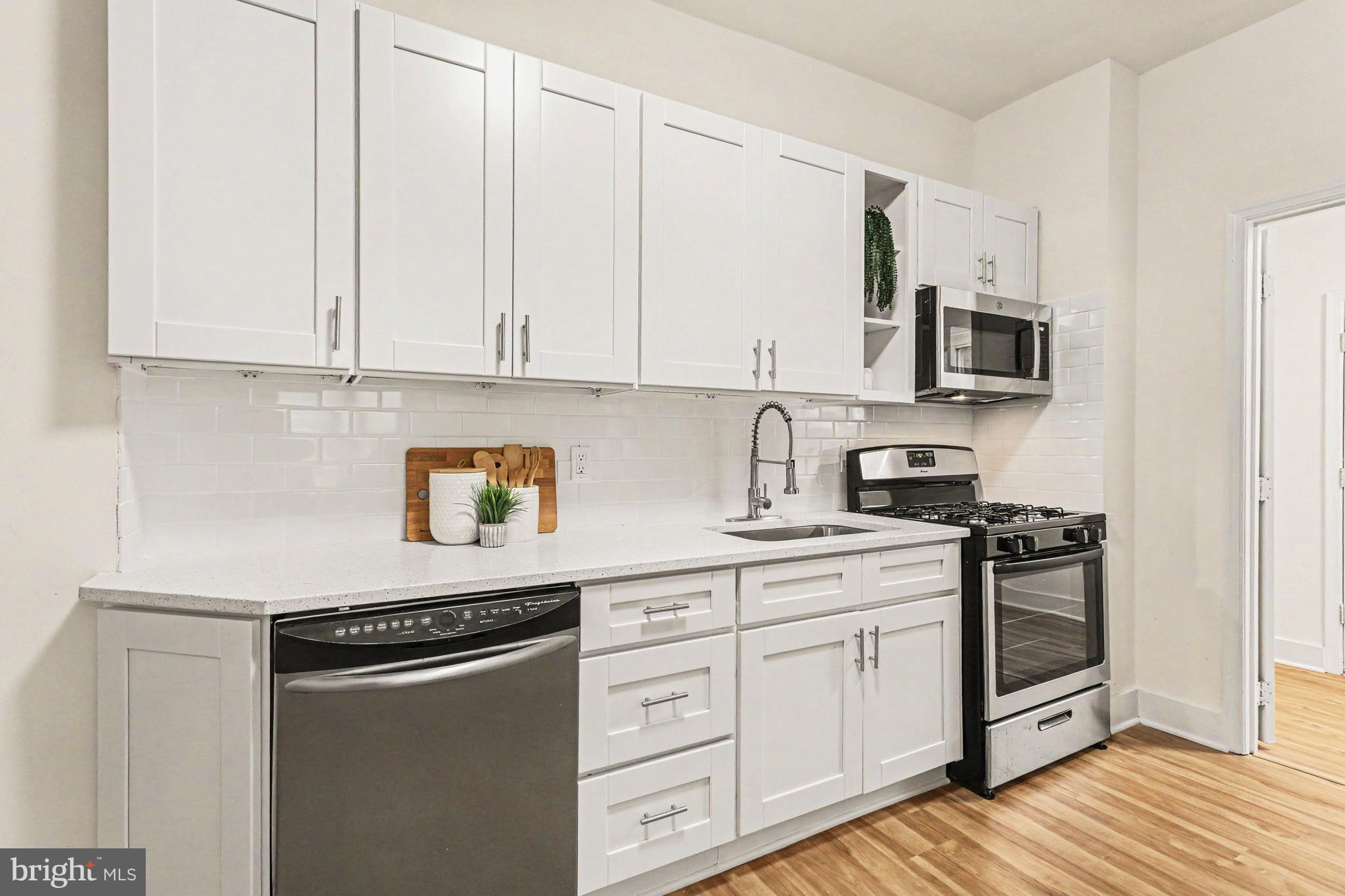 MONTEBELLO - Residential