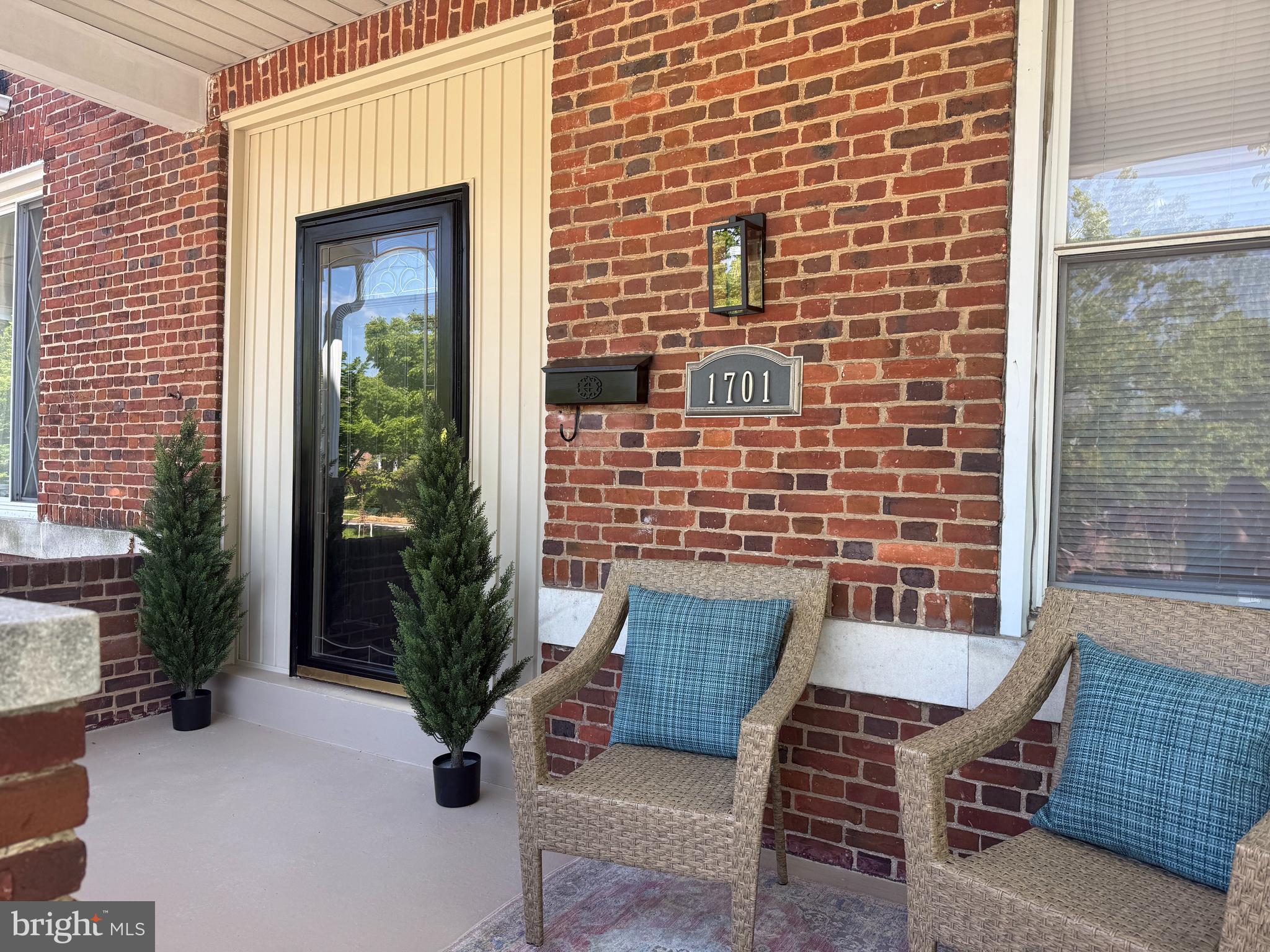 MONTEBELLO - Residential