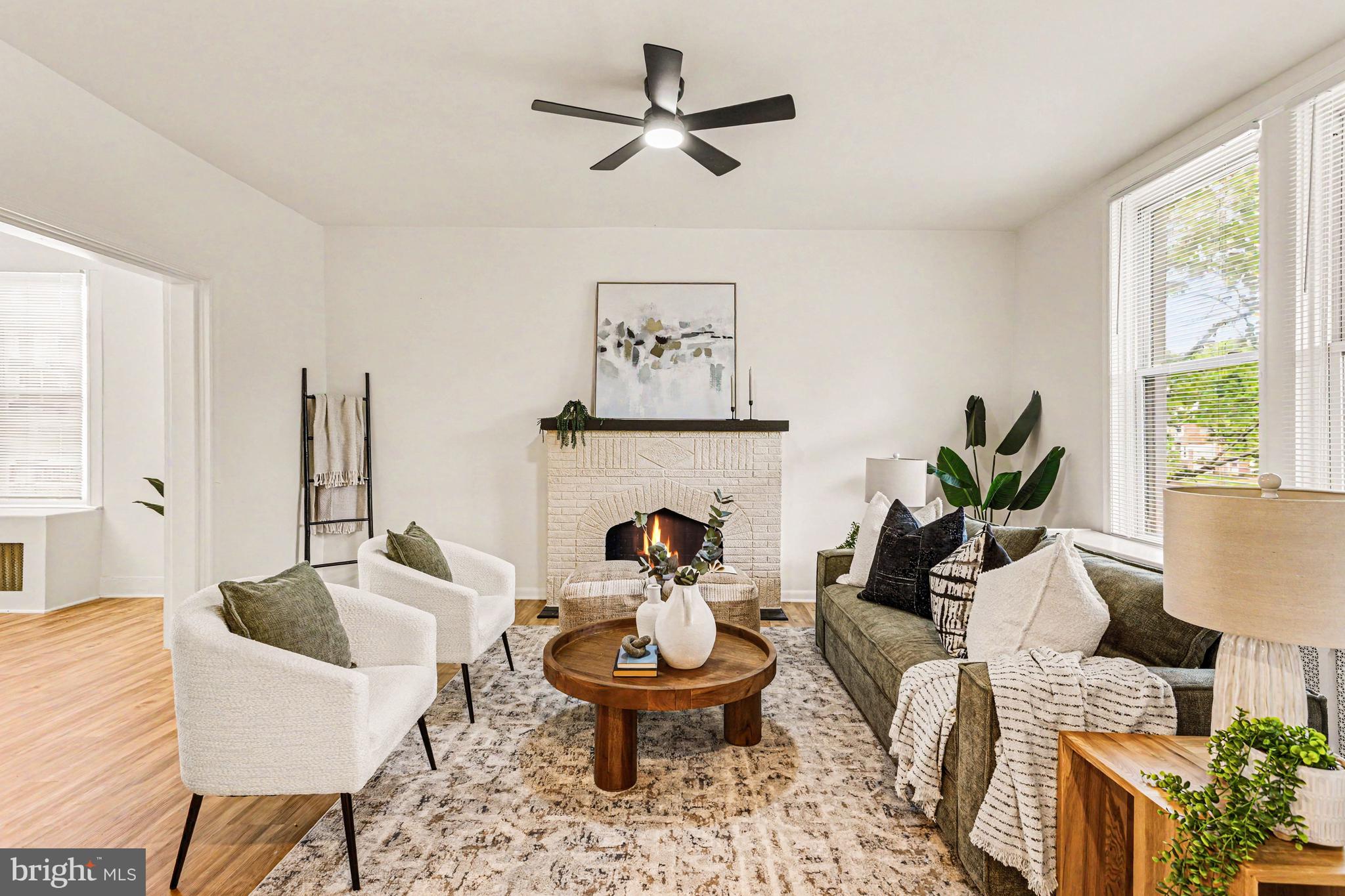 MONTEBELLO - Residential