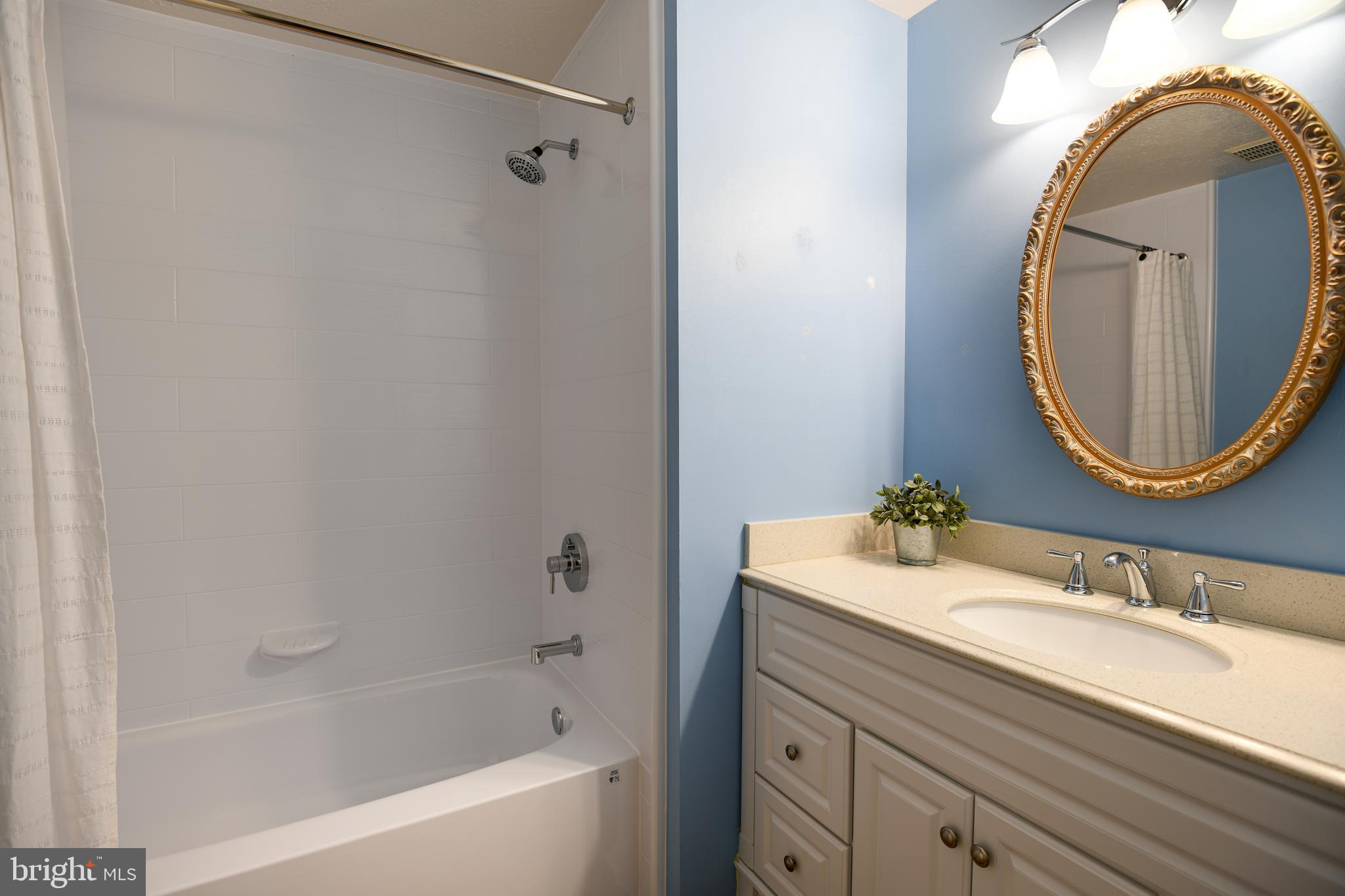 GLADE MANOR - Residential