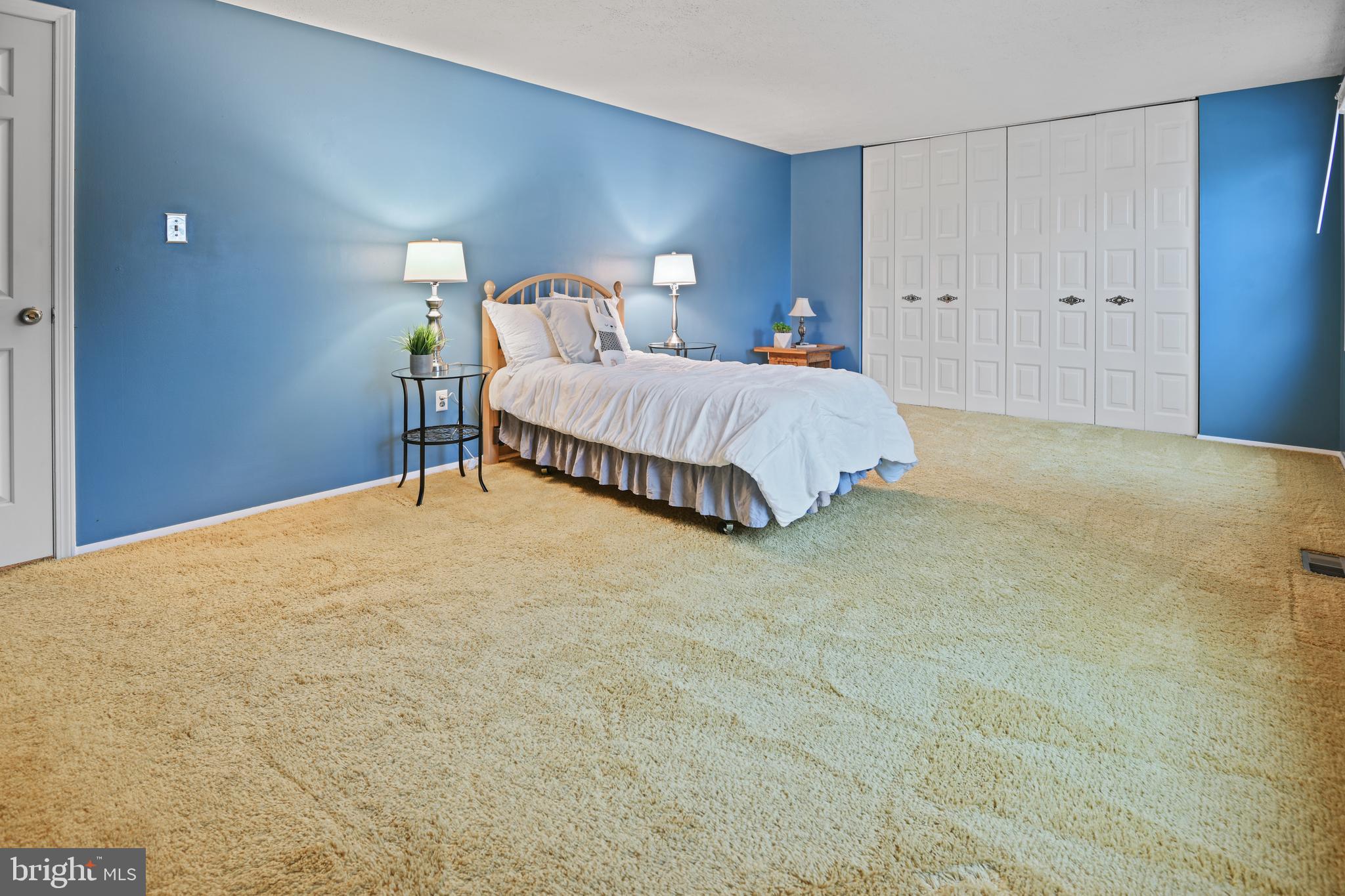 GLADE MANOR - Residential