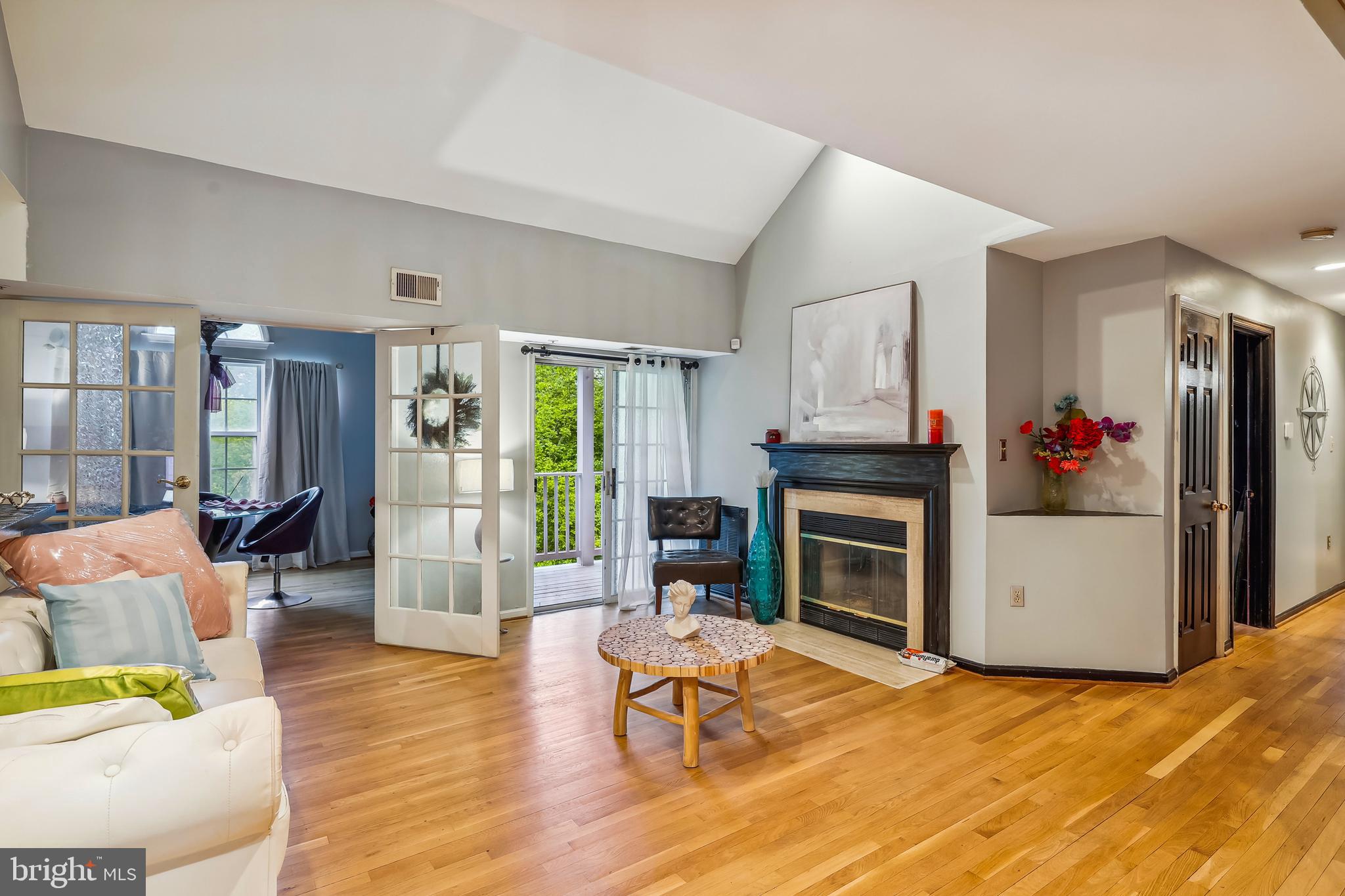 LAKE POINTE AT TOWN CENTER - Residential