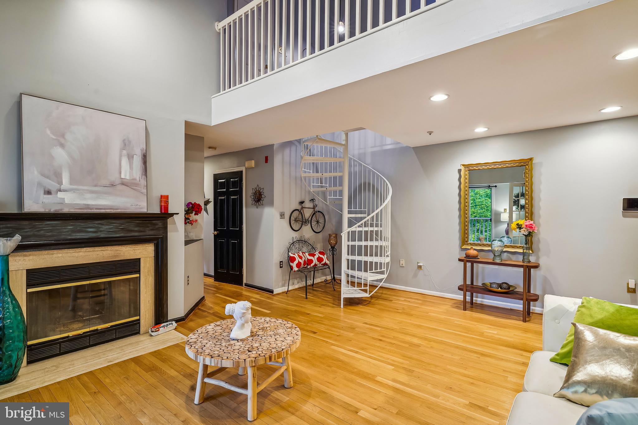 LAKE POINTE AT TOWN CENTER - Residential