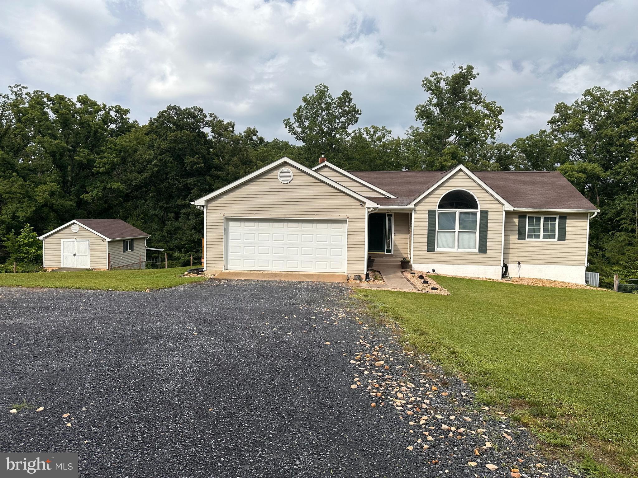 670 ROCKY HOLLOW ROAD