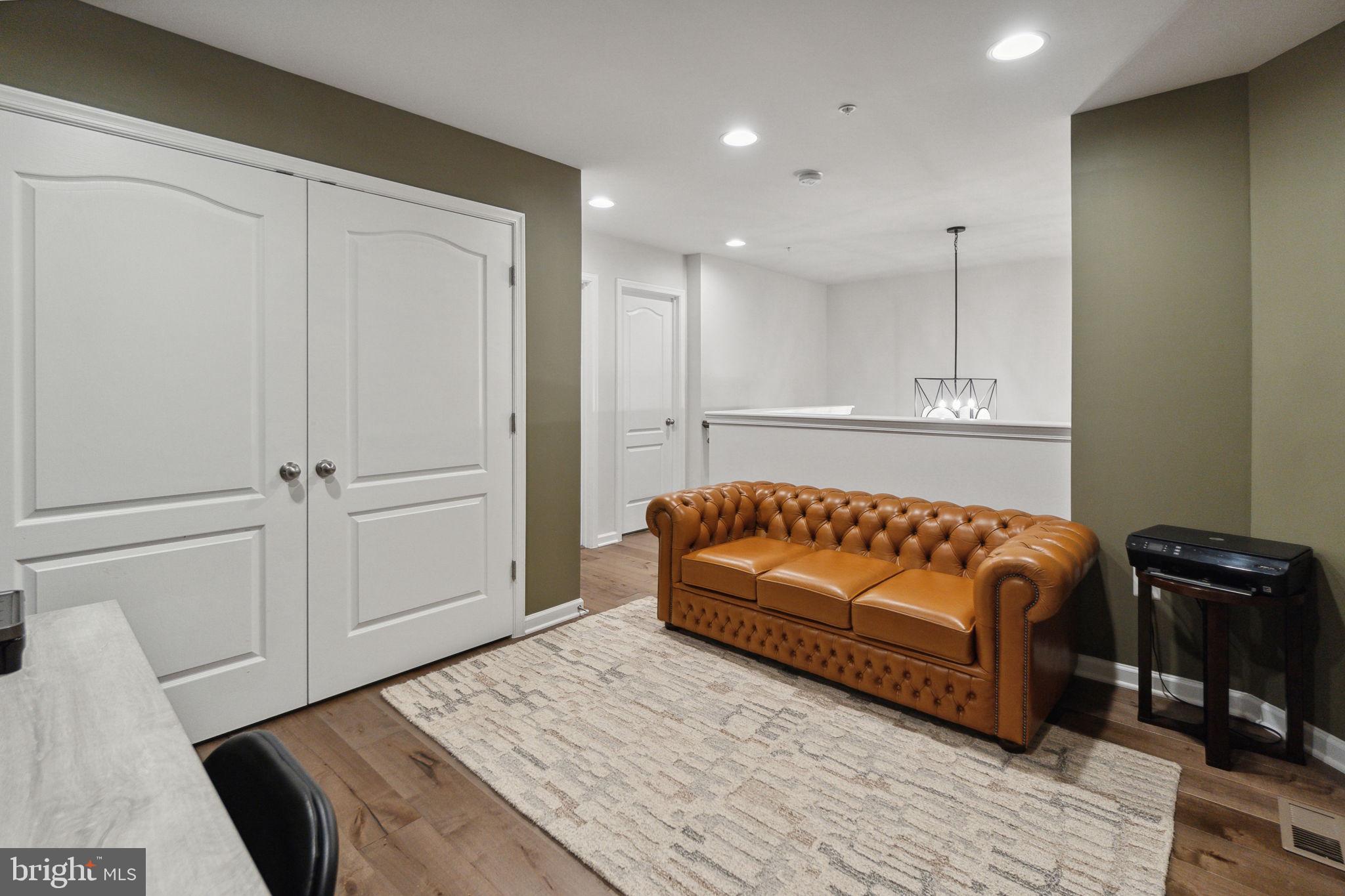 CABIN BRANCH - Residential