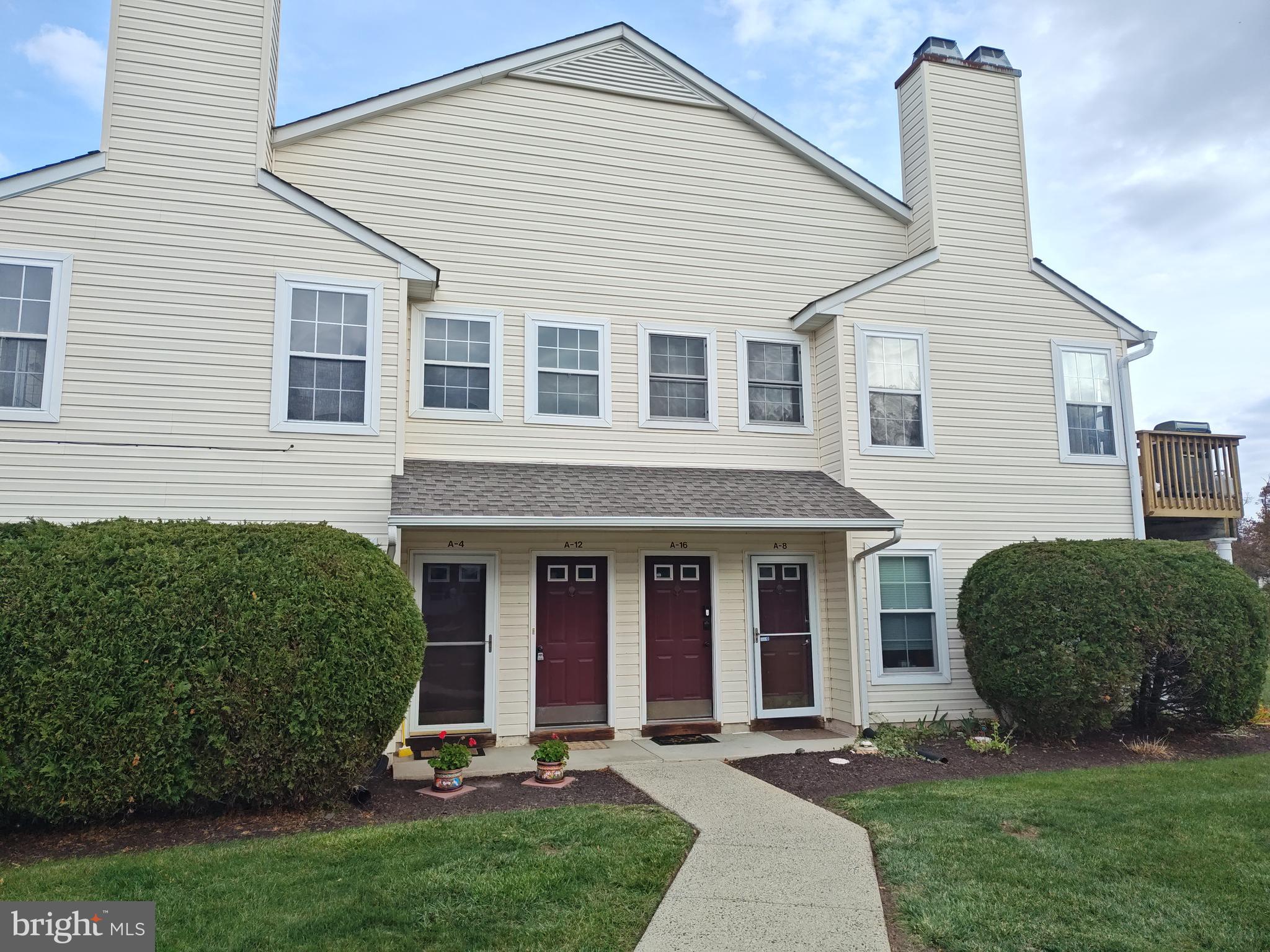 WALNUT BANK FARMS - Residential