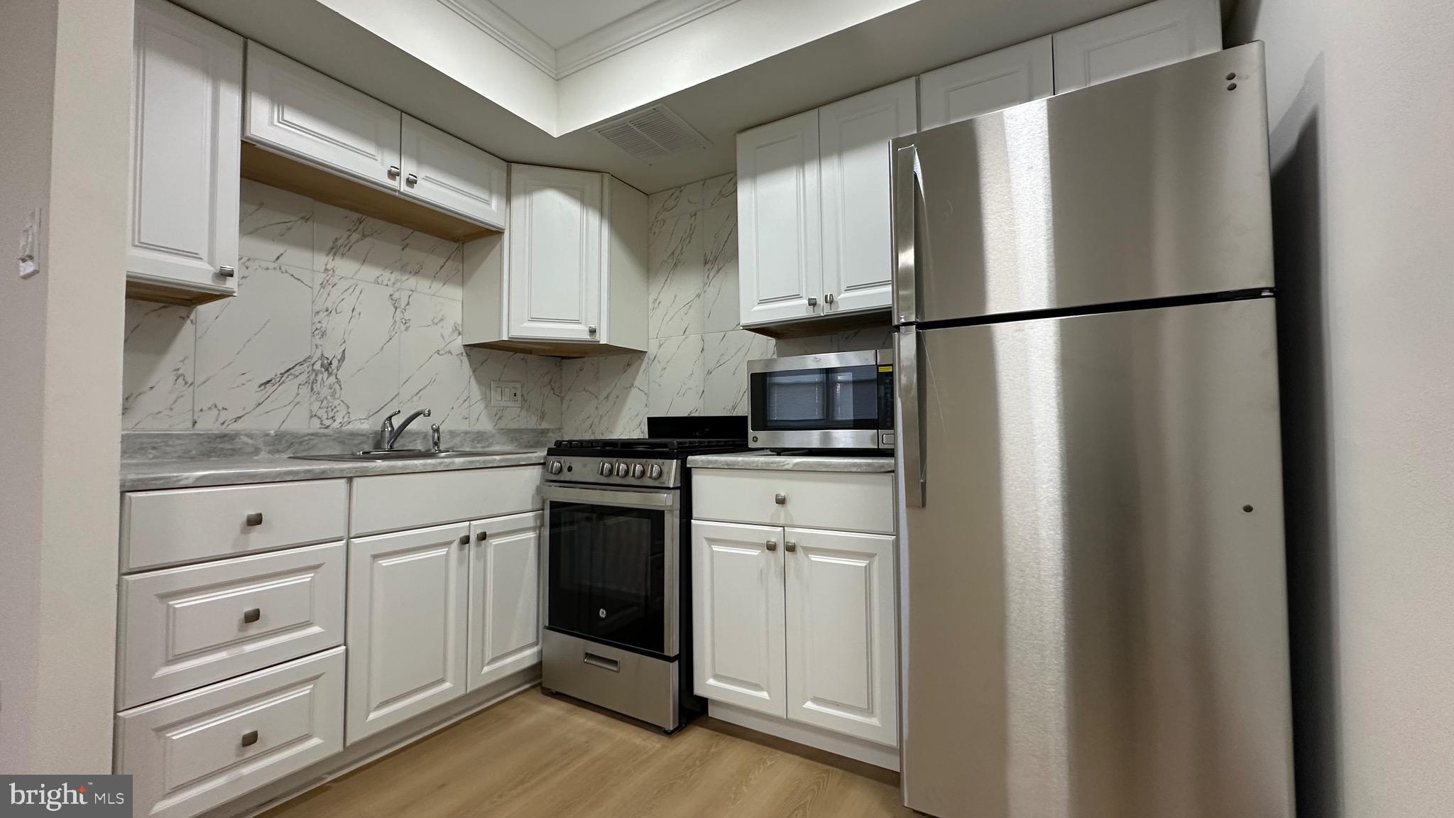 ROXBOROUGH - Residential Lease