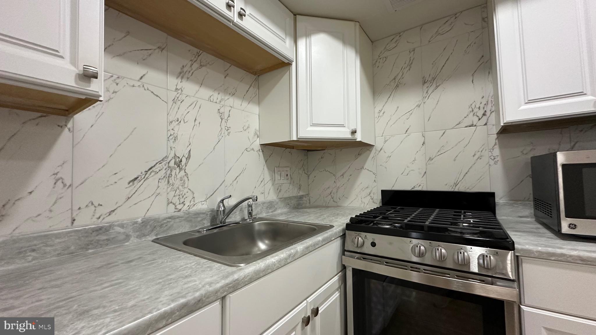 ROXBOROUGH - Residential Lease