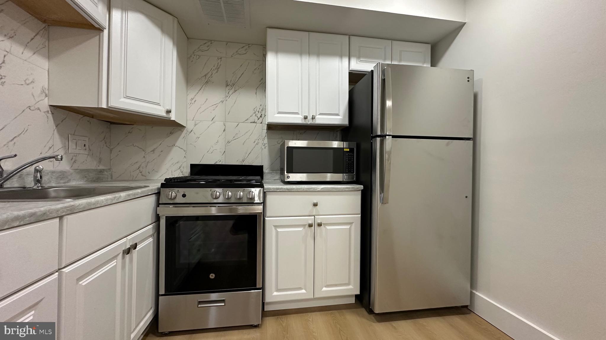 ROXBOROUGH - Residential Lease