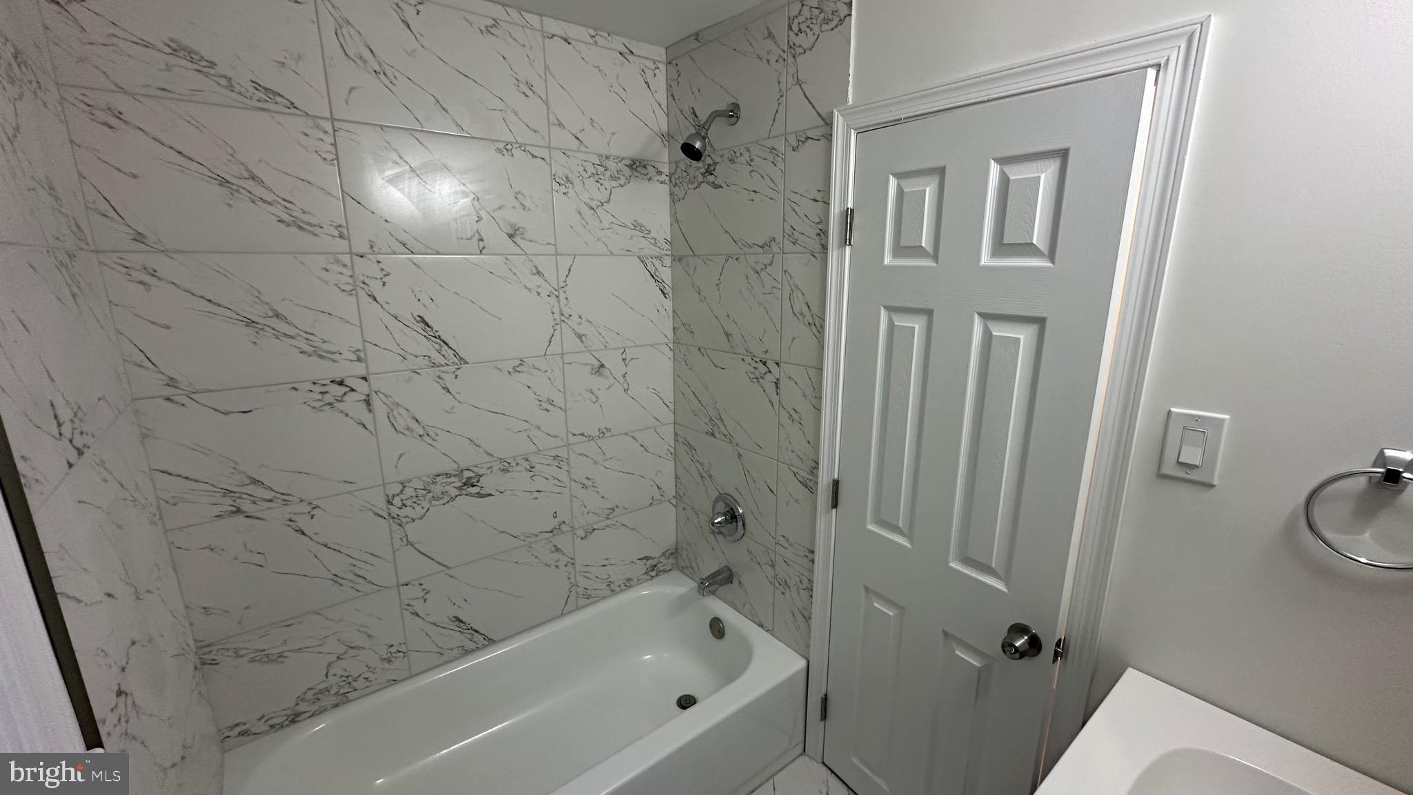 ROXBOROUGH - Residential Lease