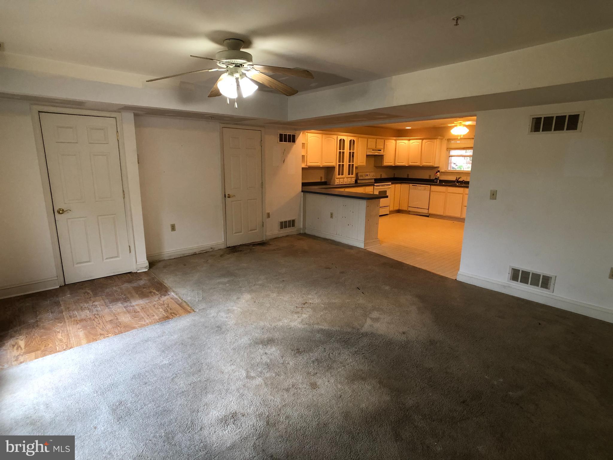 SUNSET N TOWNHOUSE - Residential