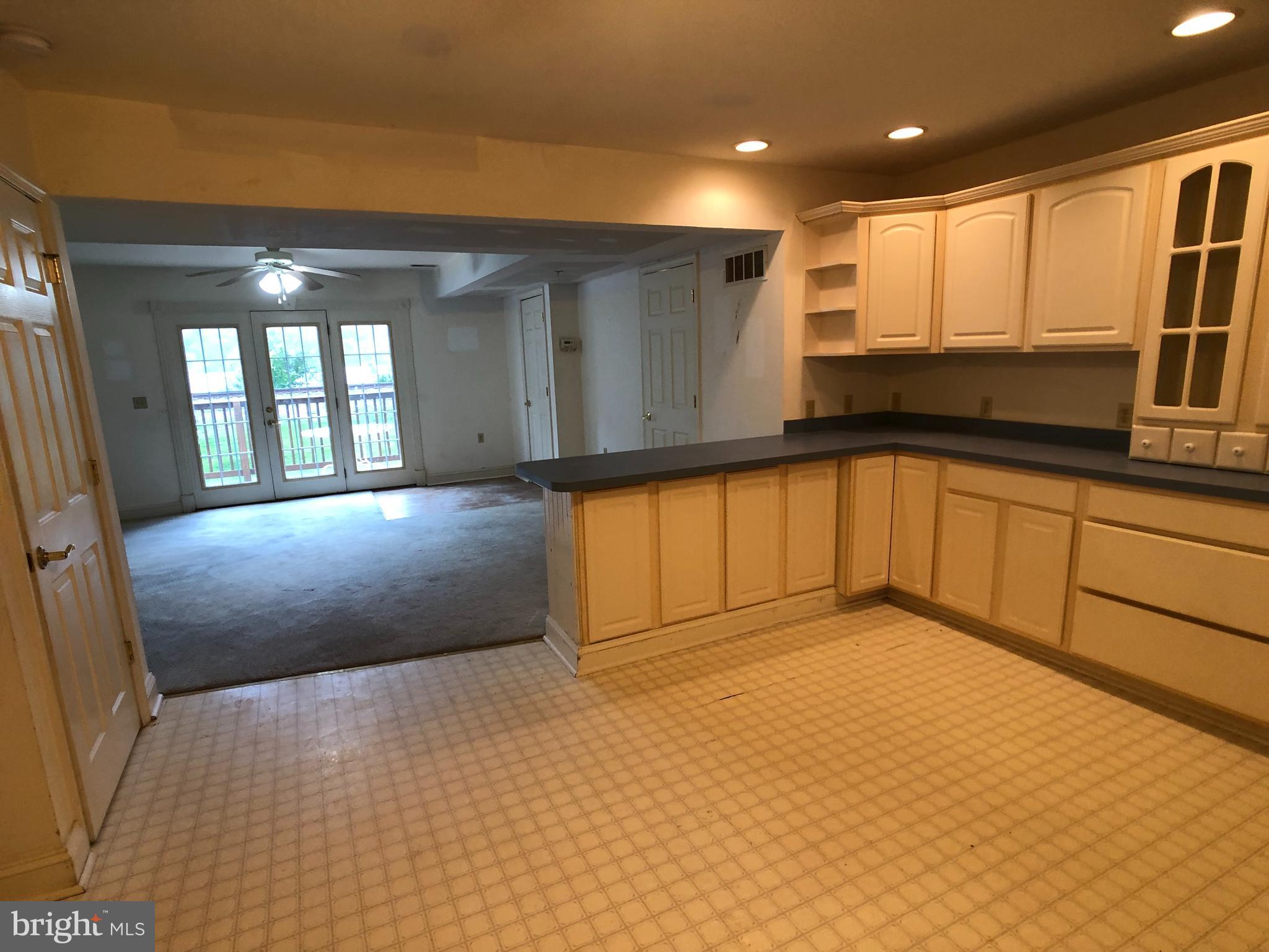 SUNSET N TOWNHOUSE - Residential