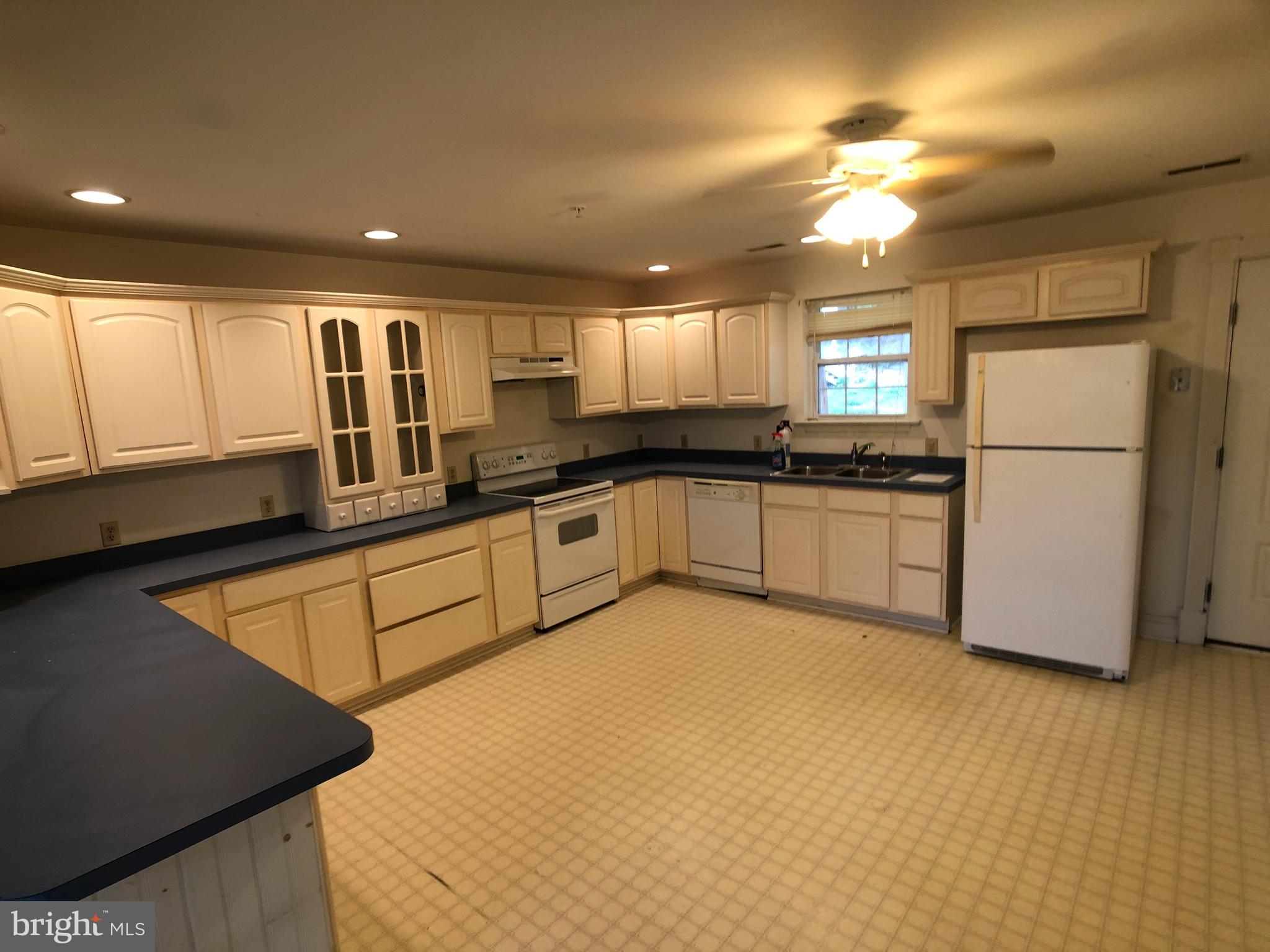 SUNSET N TOWNHOUSE - Residential