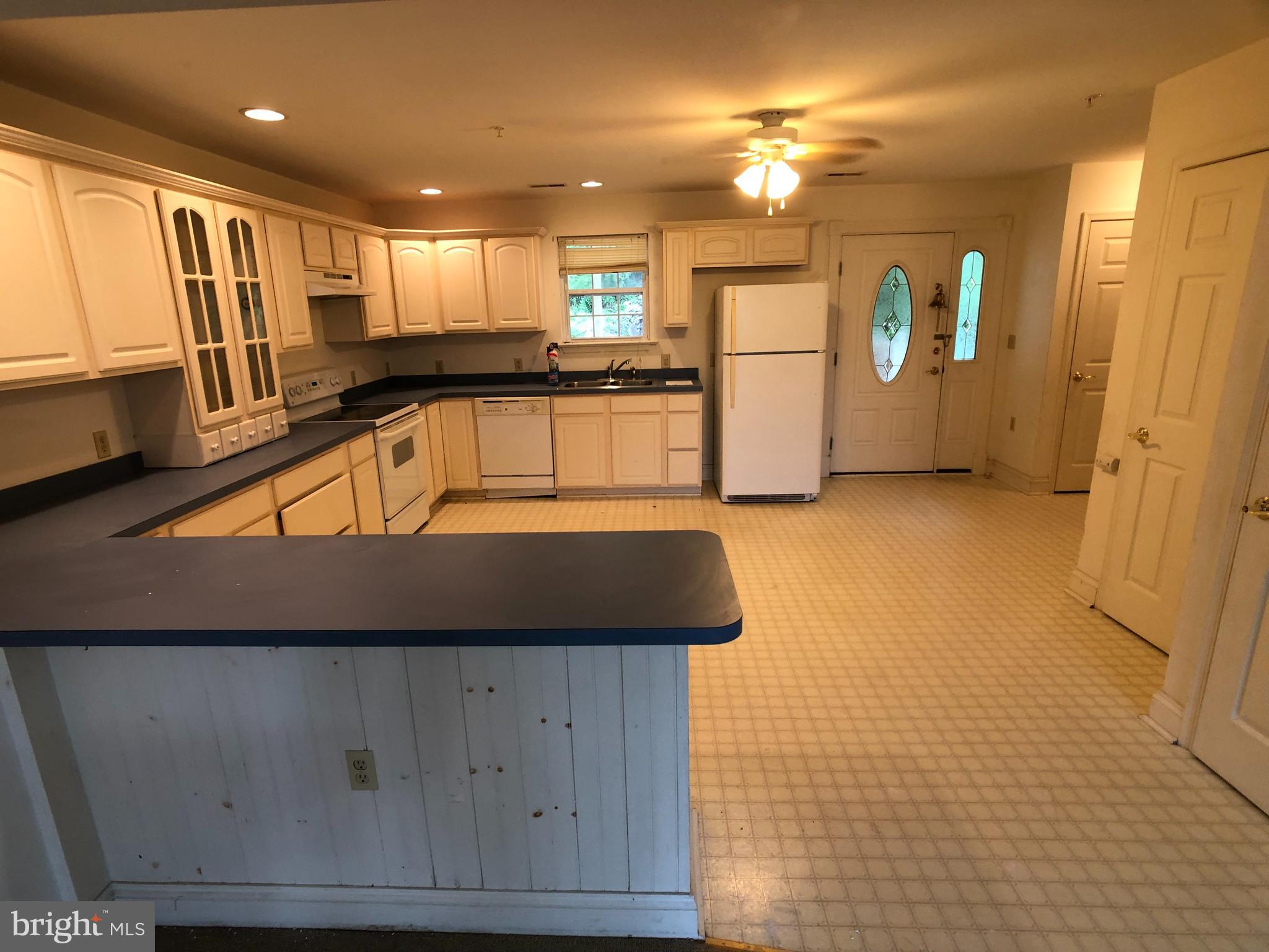 SUNSET N TOWNHOUSE - Residential