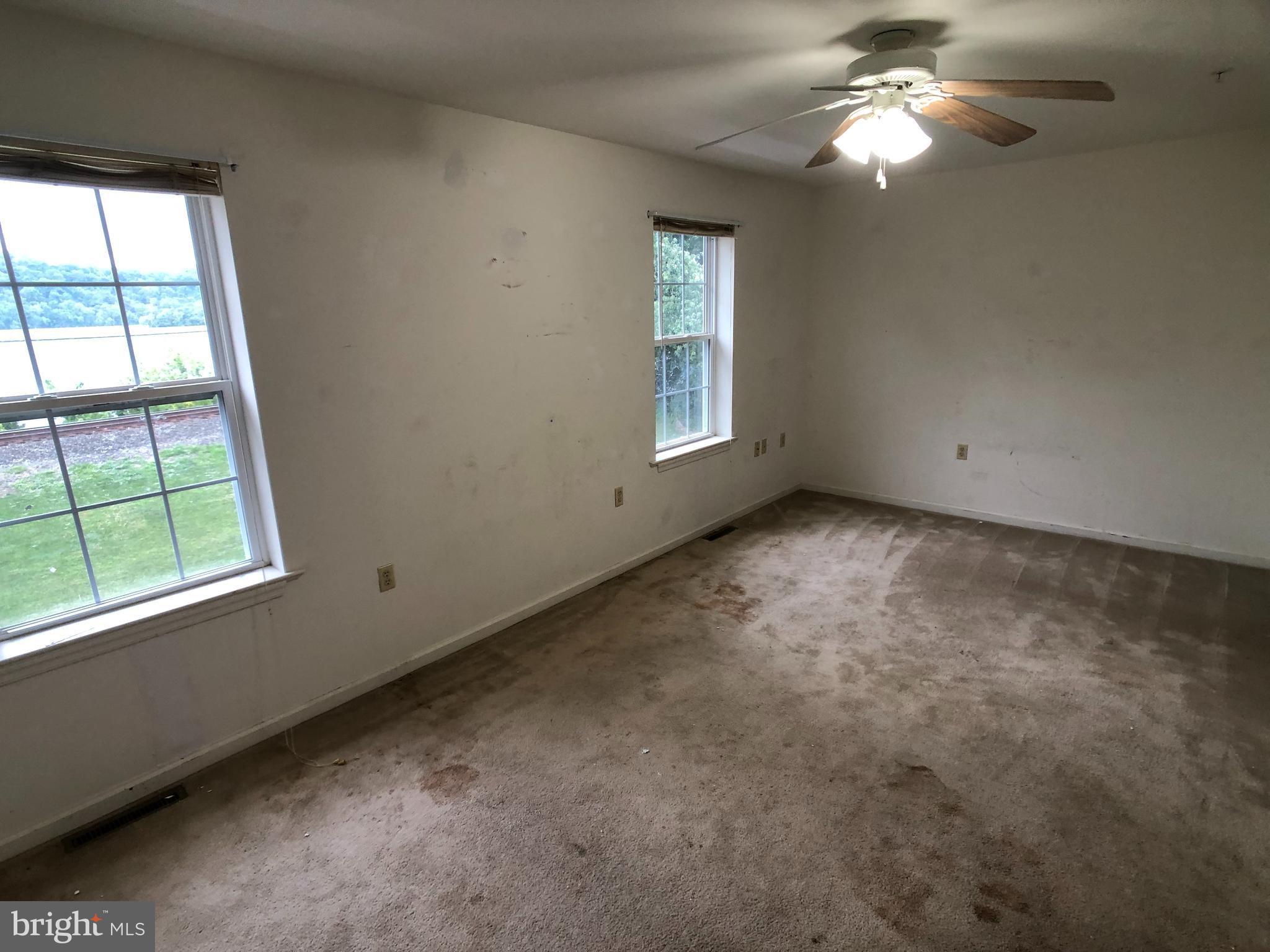 SUNSET N TOWNHOUSE - Residential