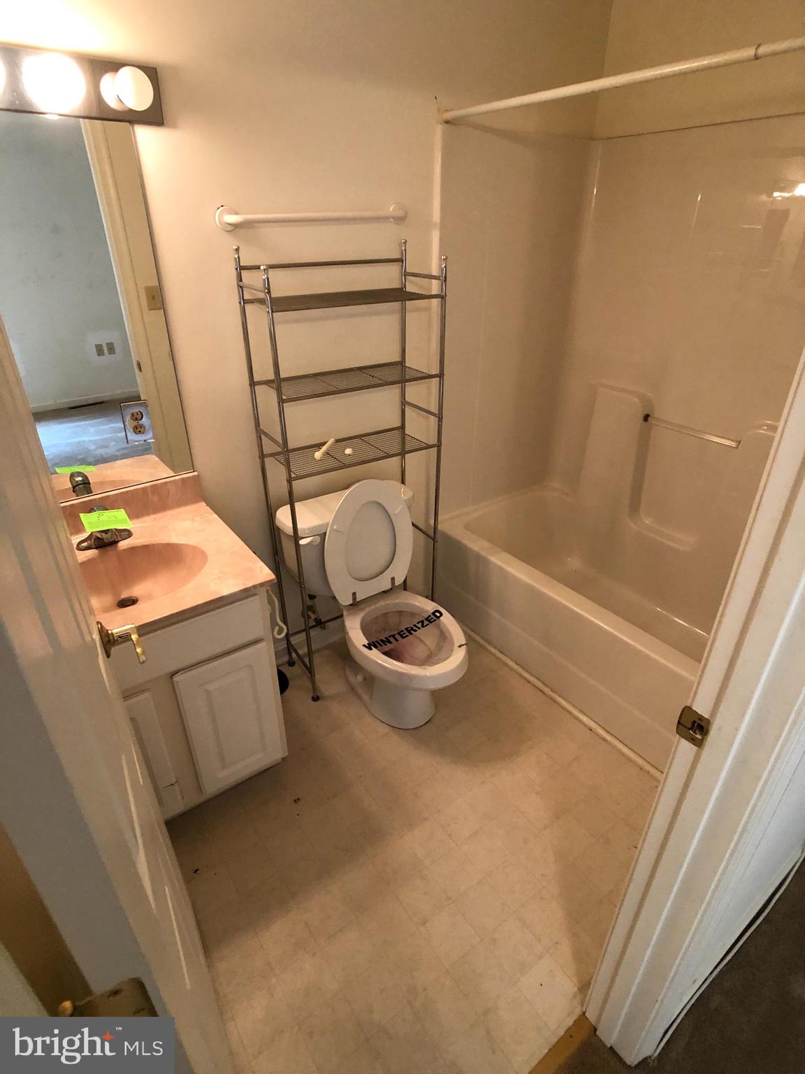 SUNSET N TOWNHOUSE - Residential