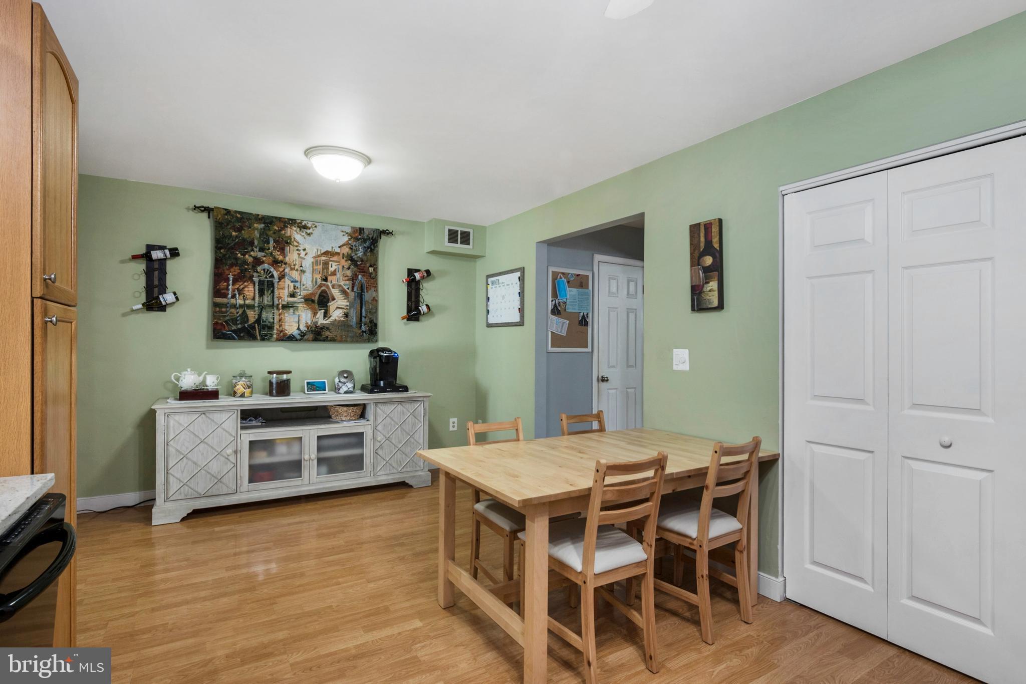 WOODLAND BEACH - Residential