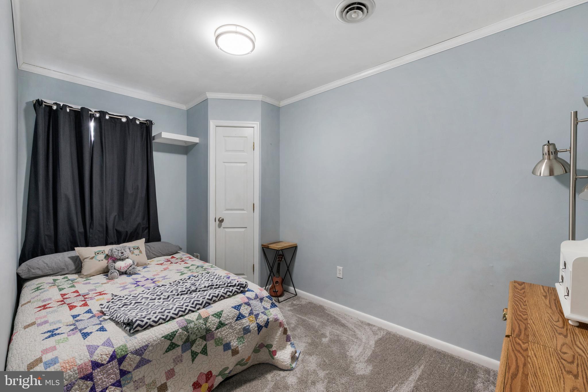 WOODLAND BEACH - Residential