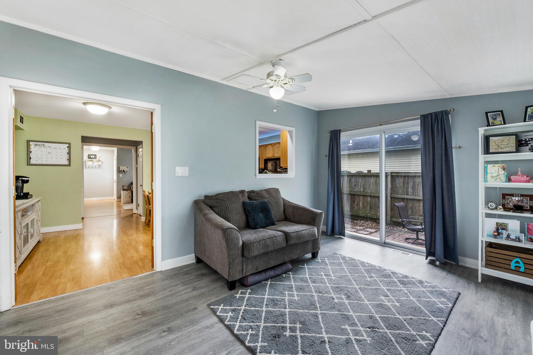 WOODLAND BEACH - Residential