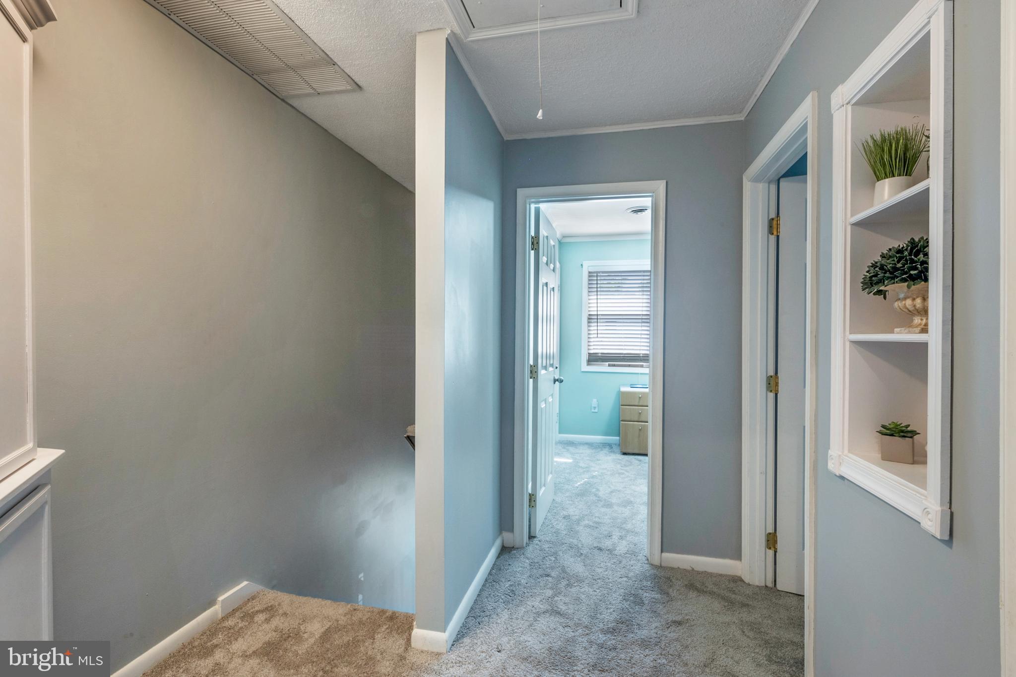 WOODLAND BEACH - Residential