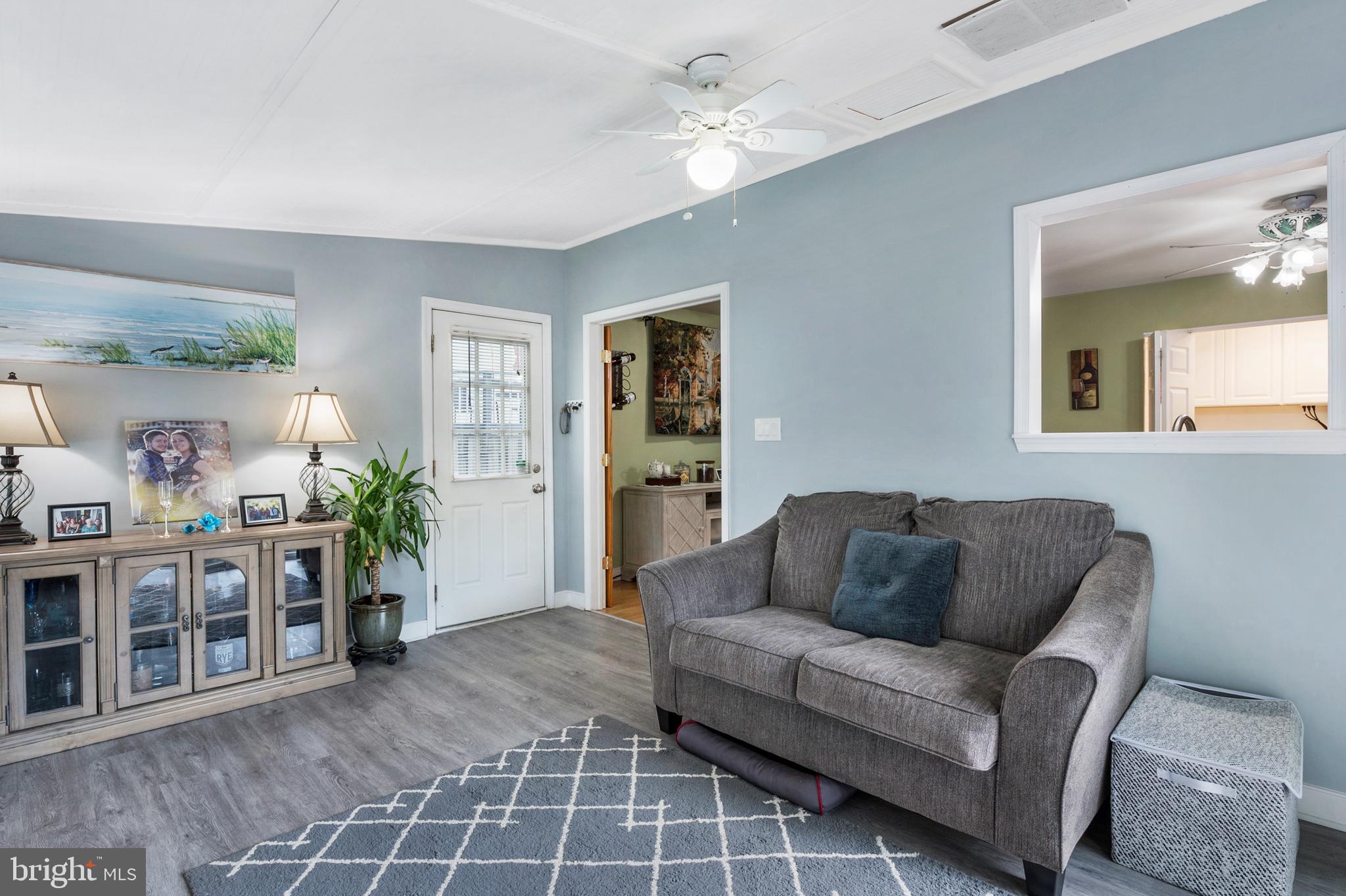 WOODLAND BEACH - Residential