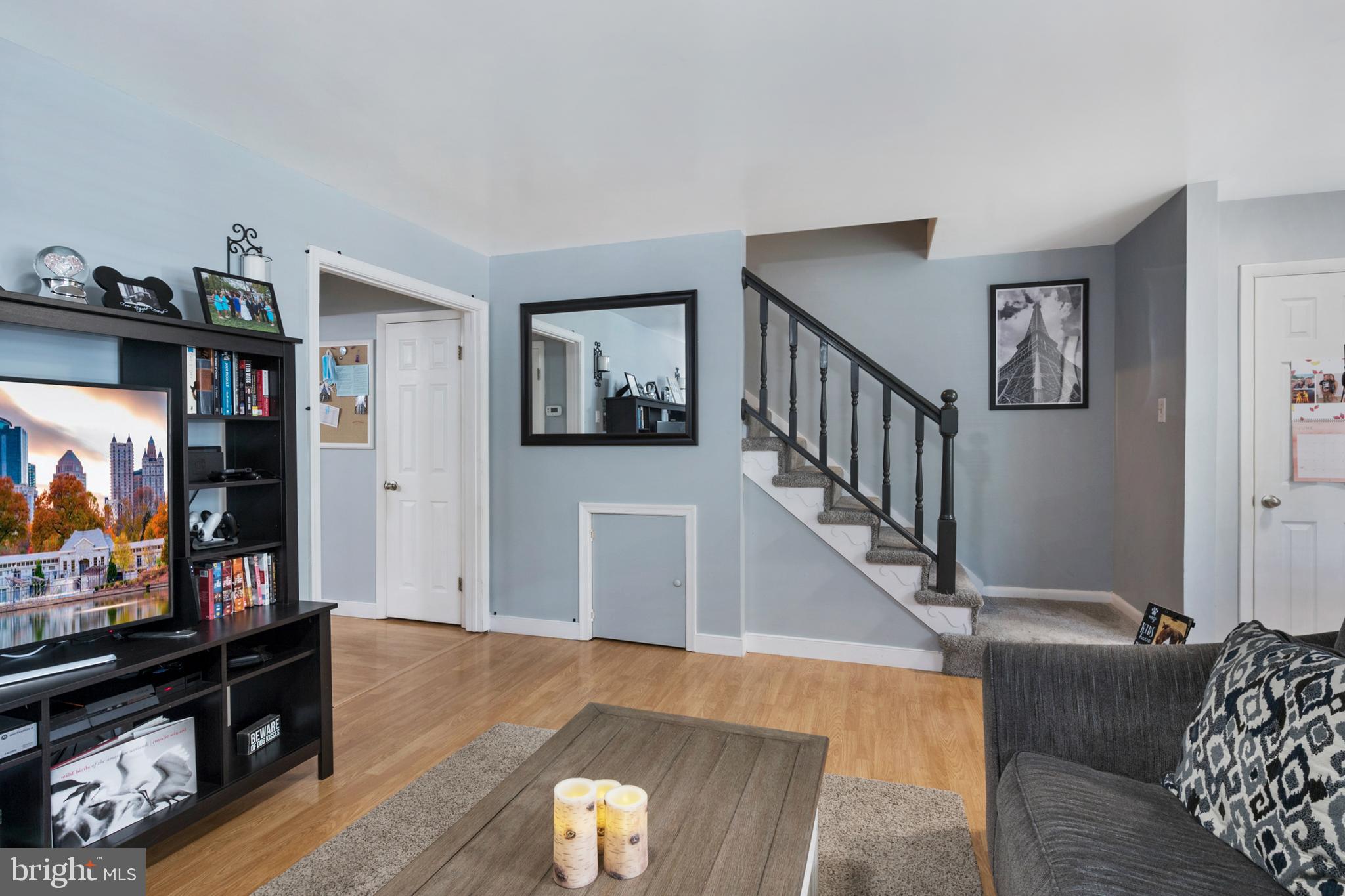 WOODLAND BEACH - Residential