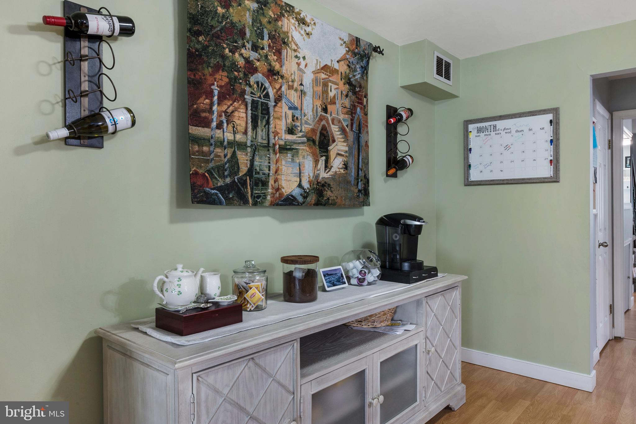 WOODLAND BEACH - Residential