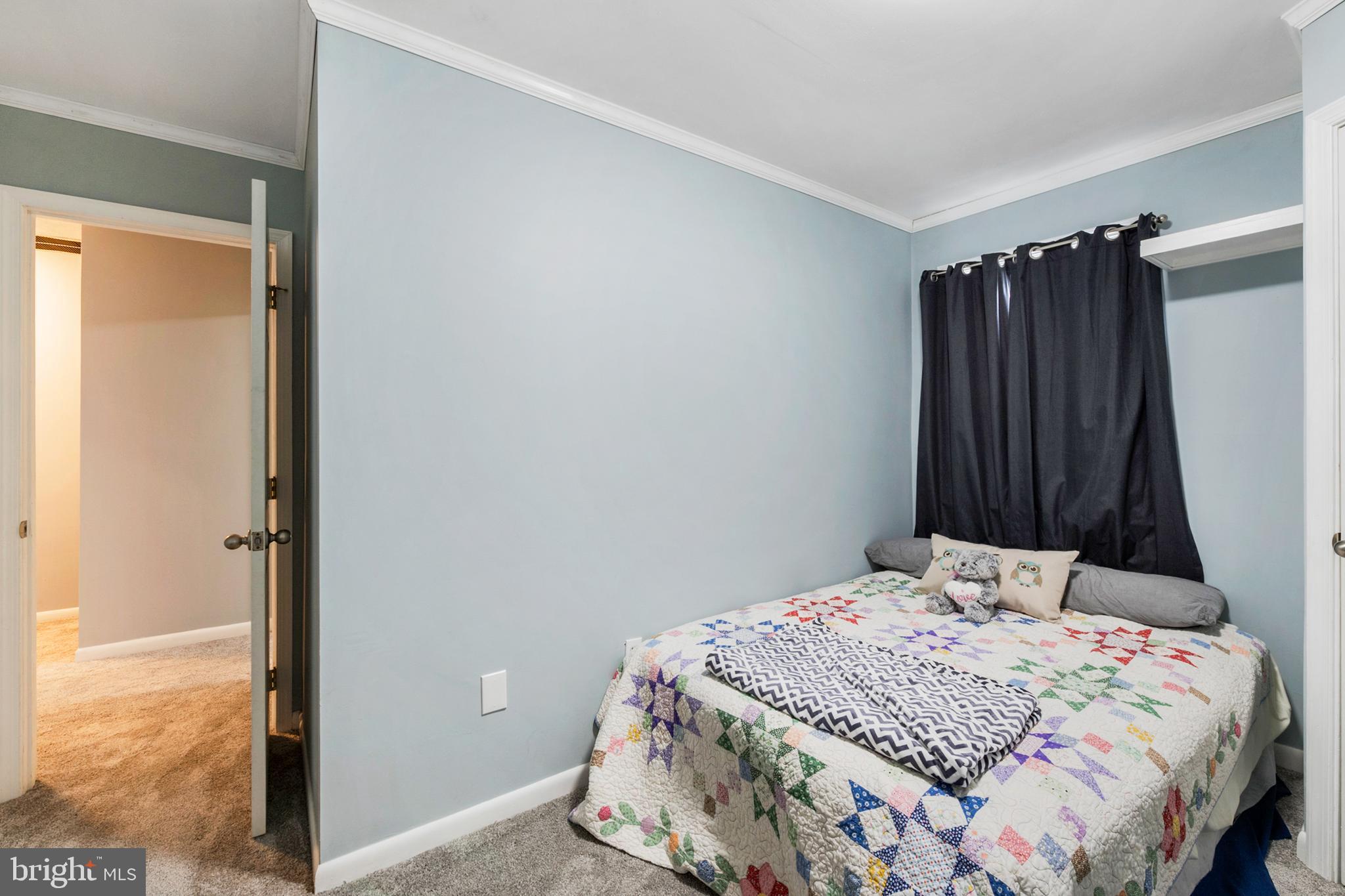 WOODLAND BEACH - Residential