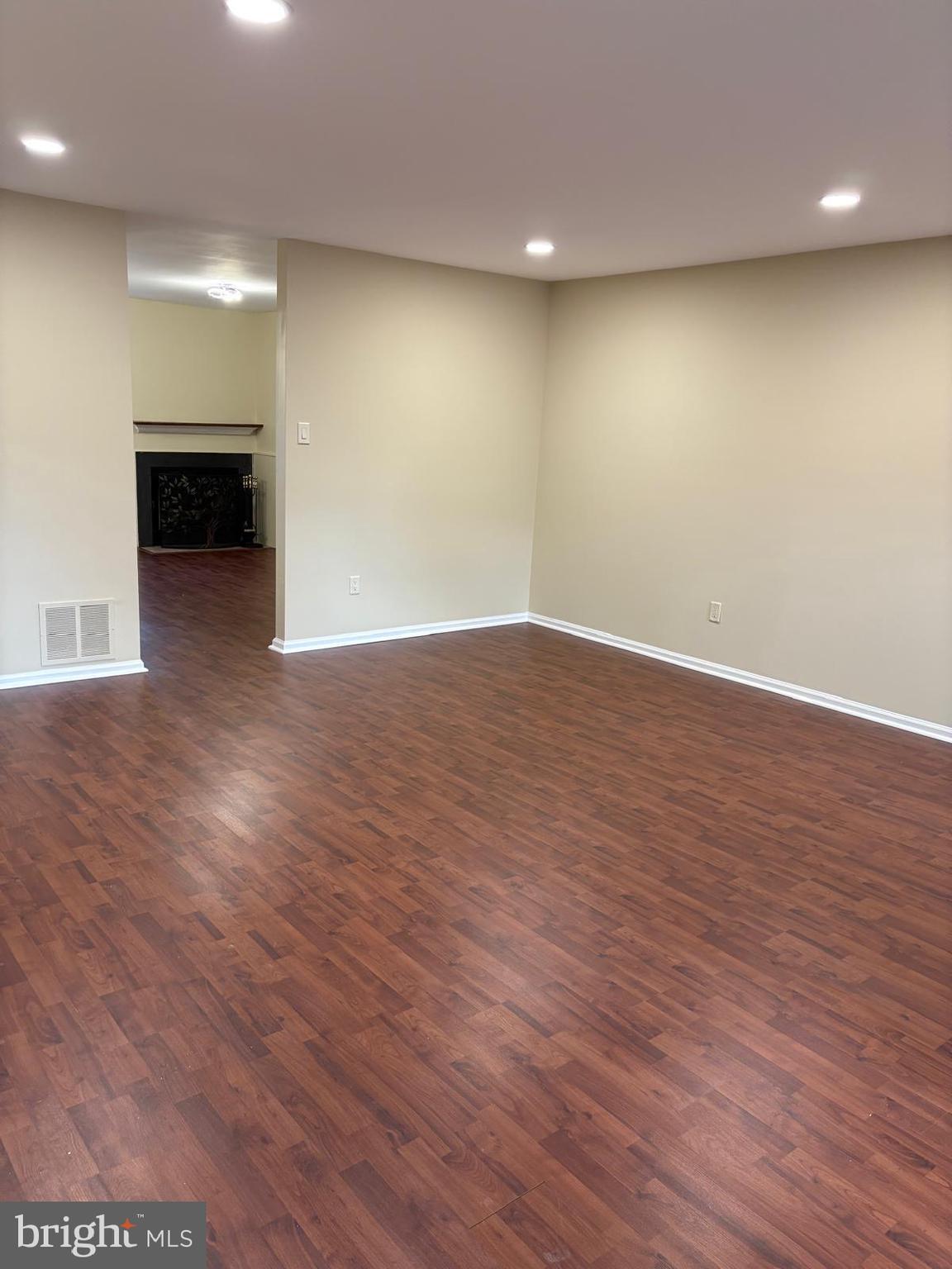 OXFORD CROSSING - Residential Lease