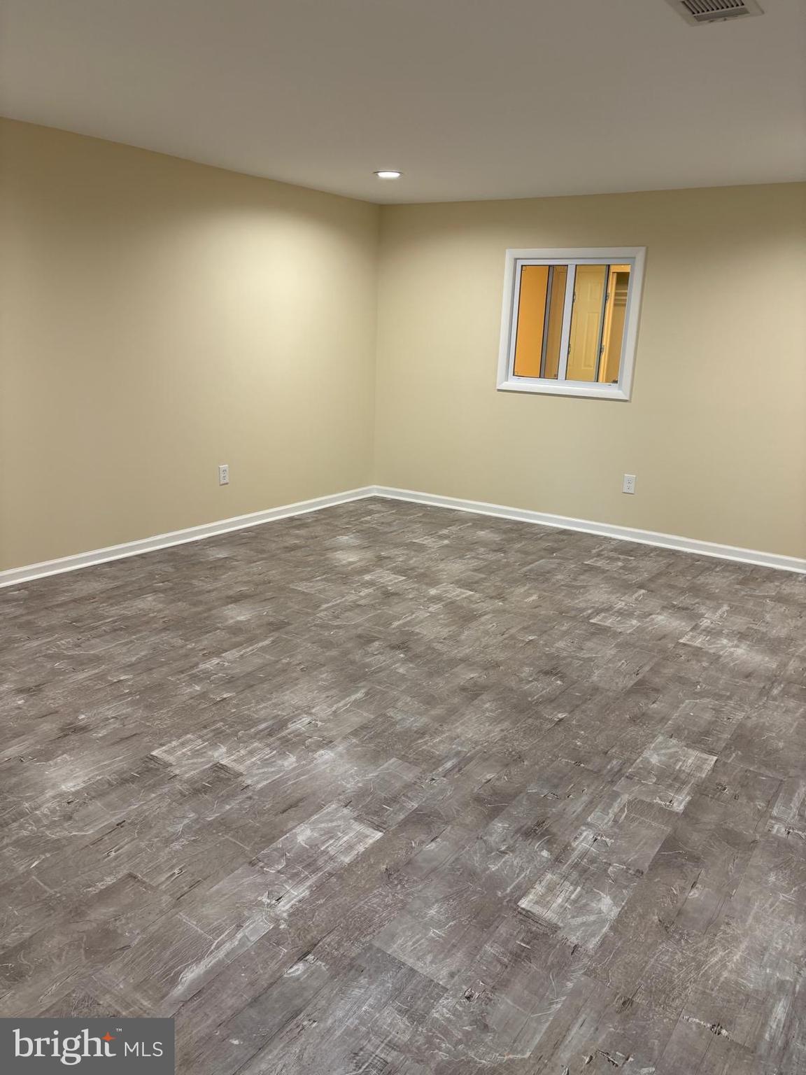 OXFORD CROSSING - Residential Lease