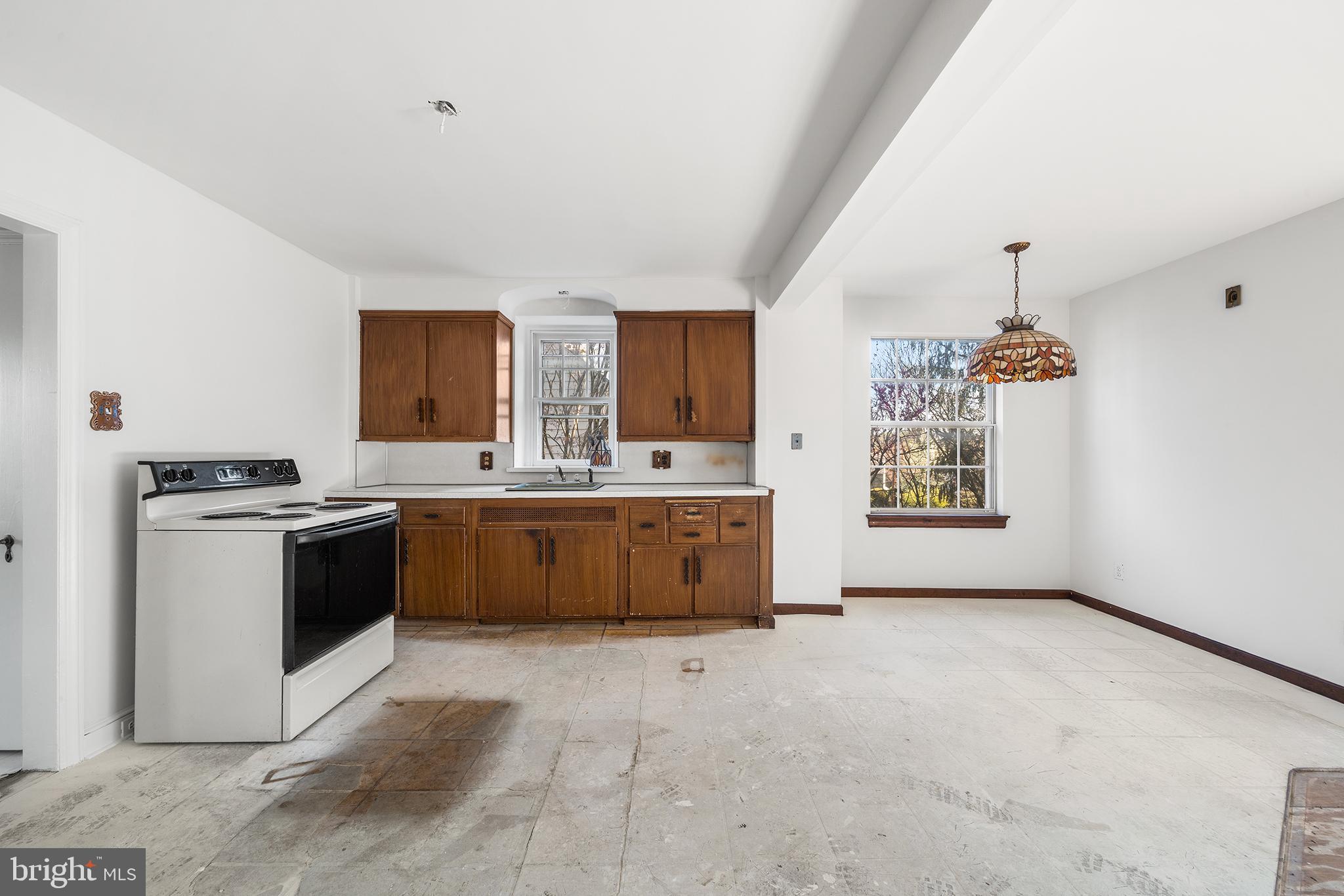 BROOKTHORPE HILLS - Residential