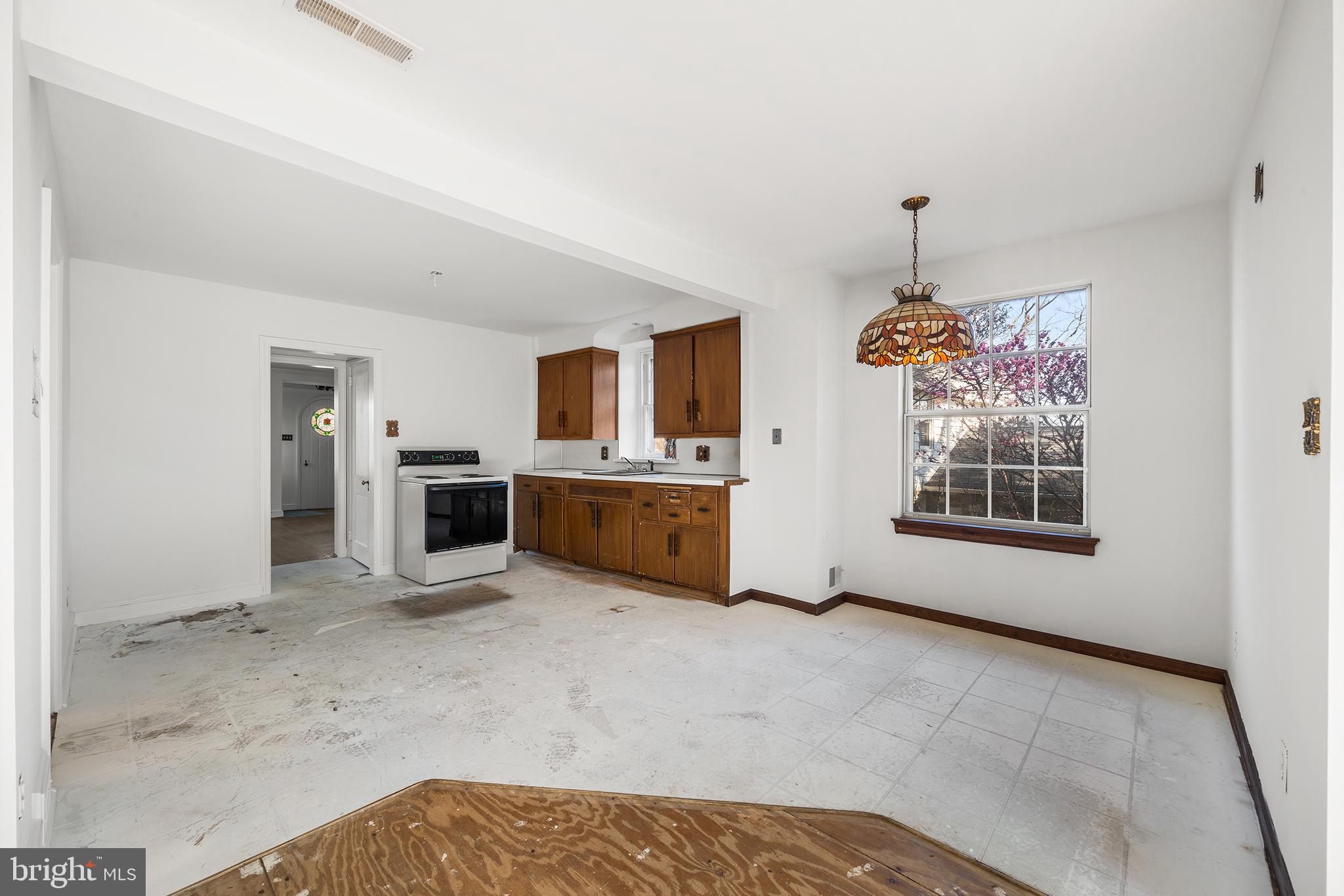 BROOKTHORPE HILLS - Residential