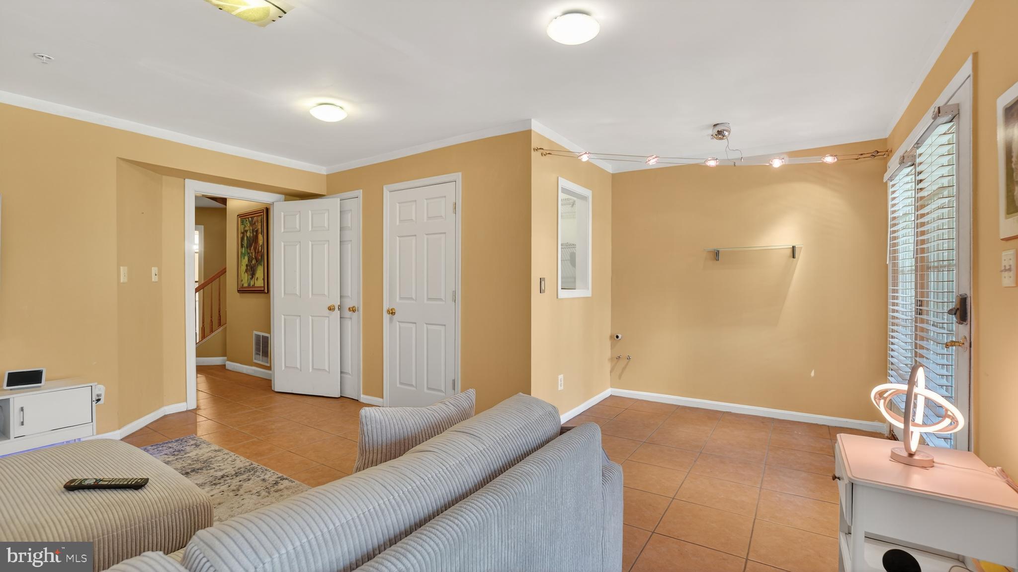 WAVERLY WOODS - Residential