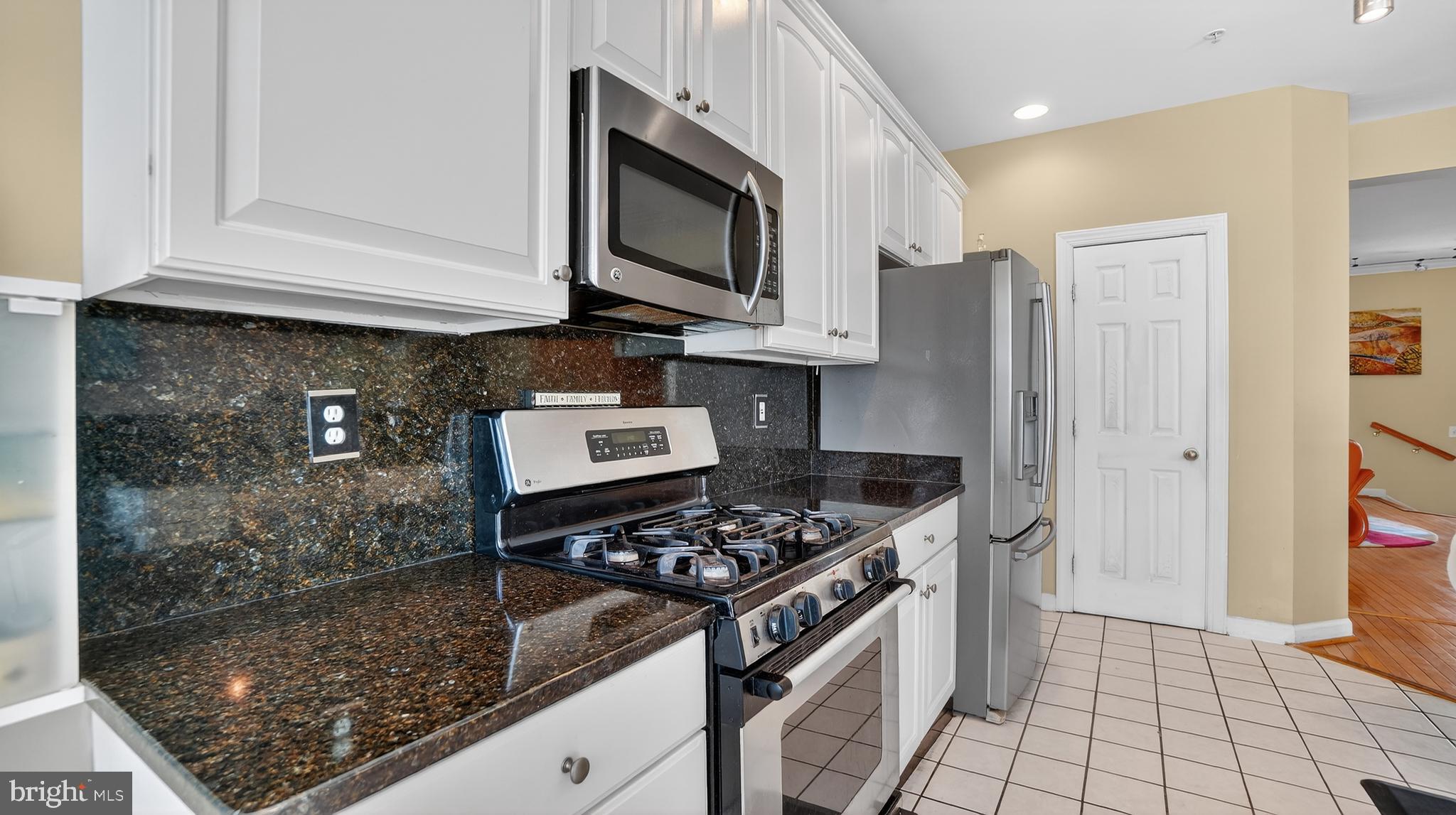 WAVERLY WOODS - Residential