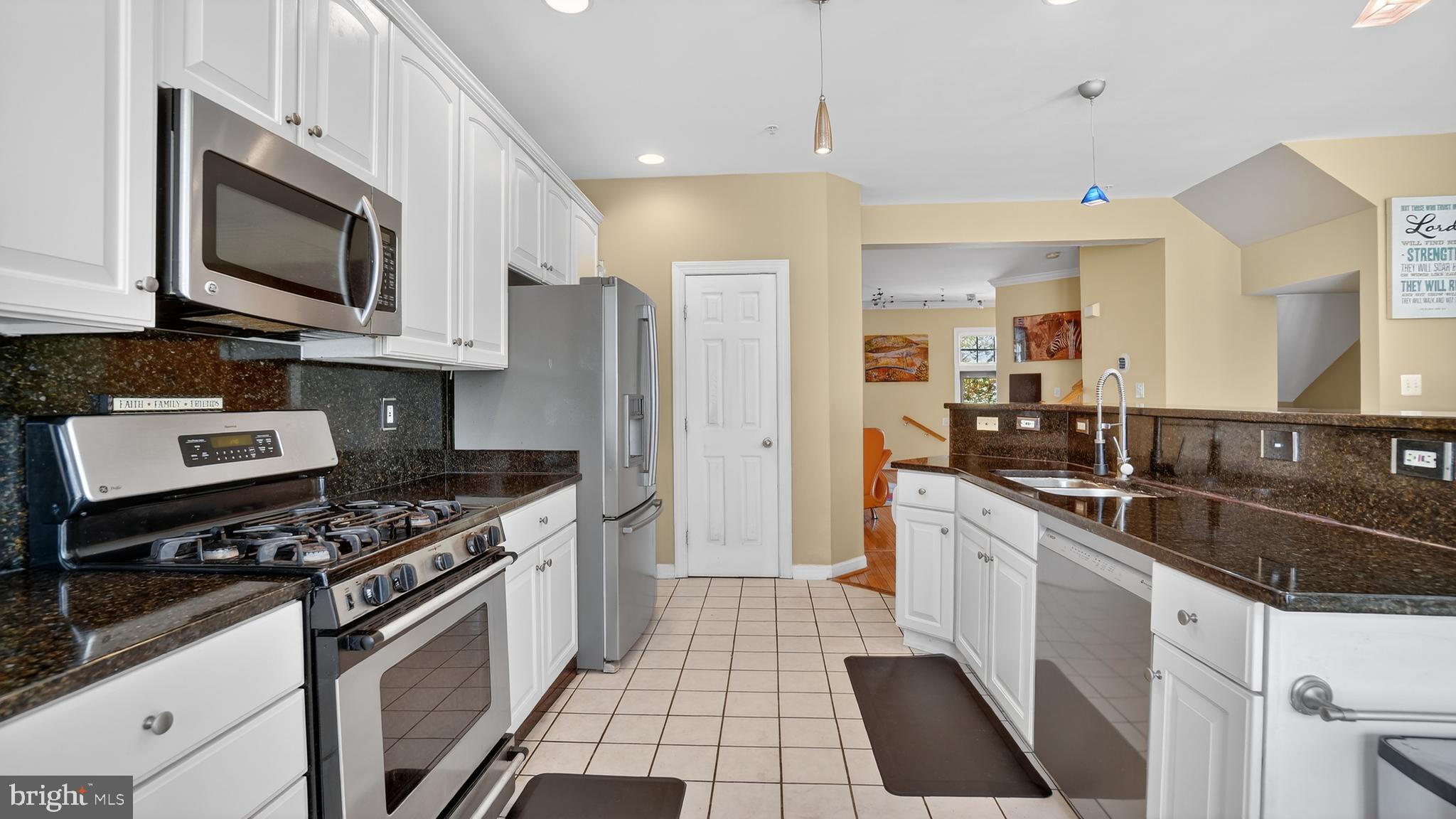 WAVERLY WOODS - Residential