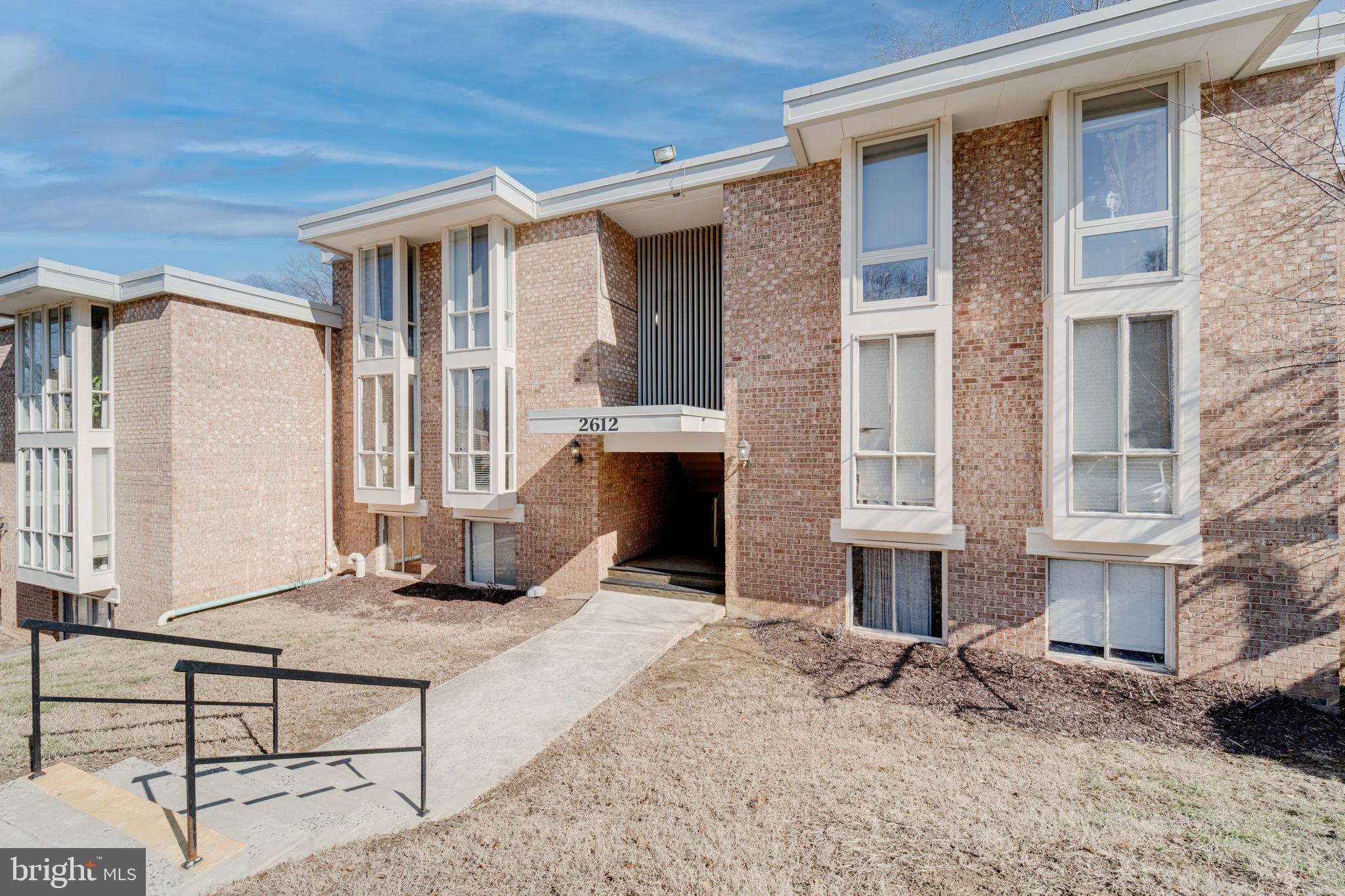 HUNTINGTON CLUB - Residential Lease