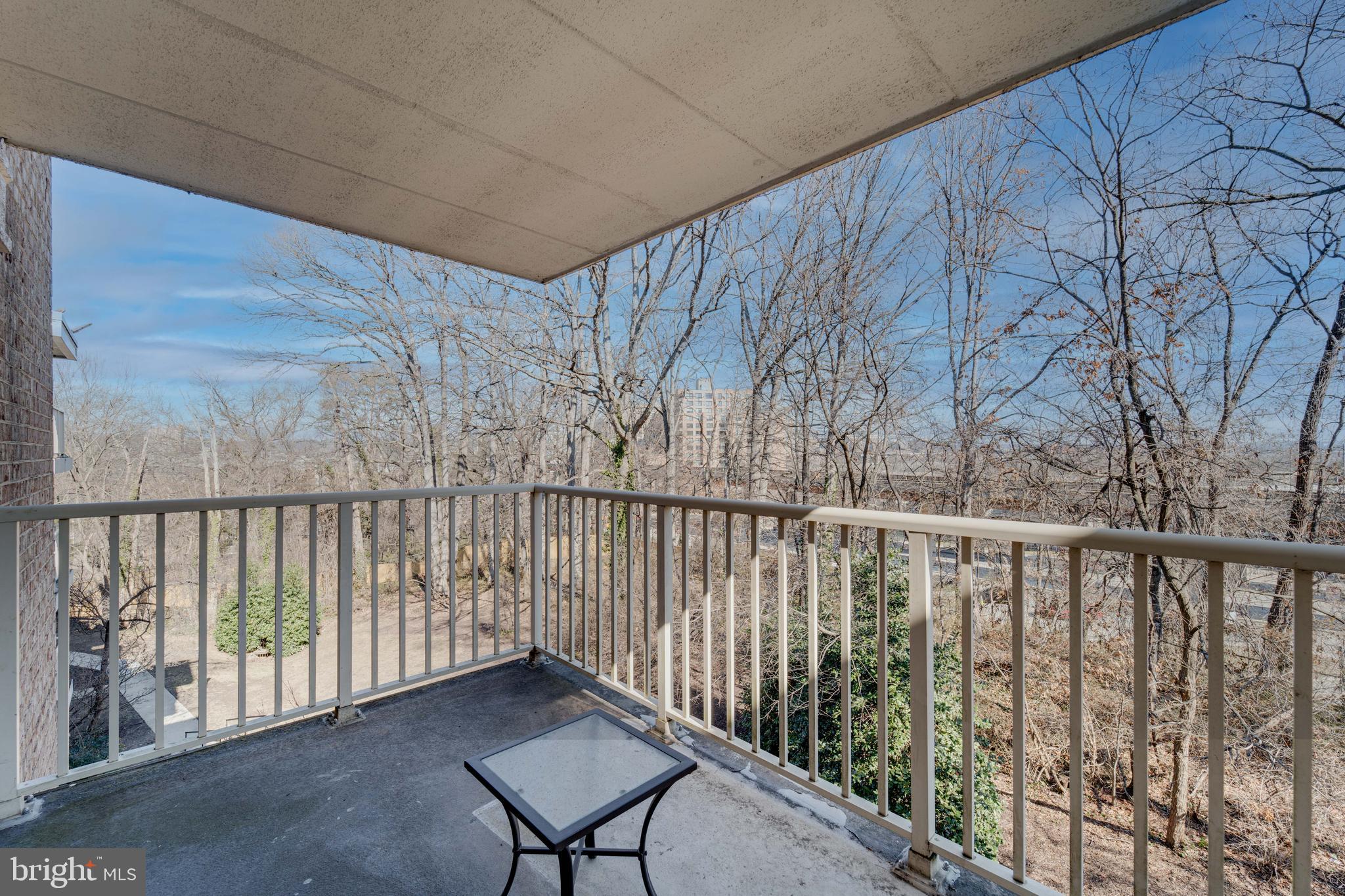 HUNTINGTON CLUB - Residential Lease