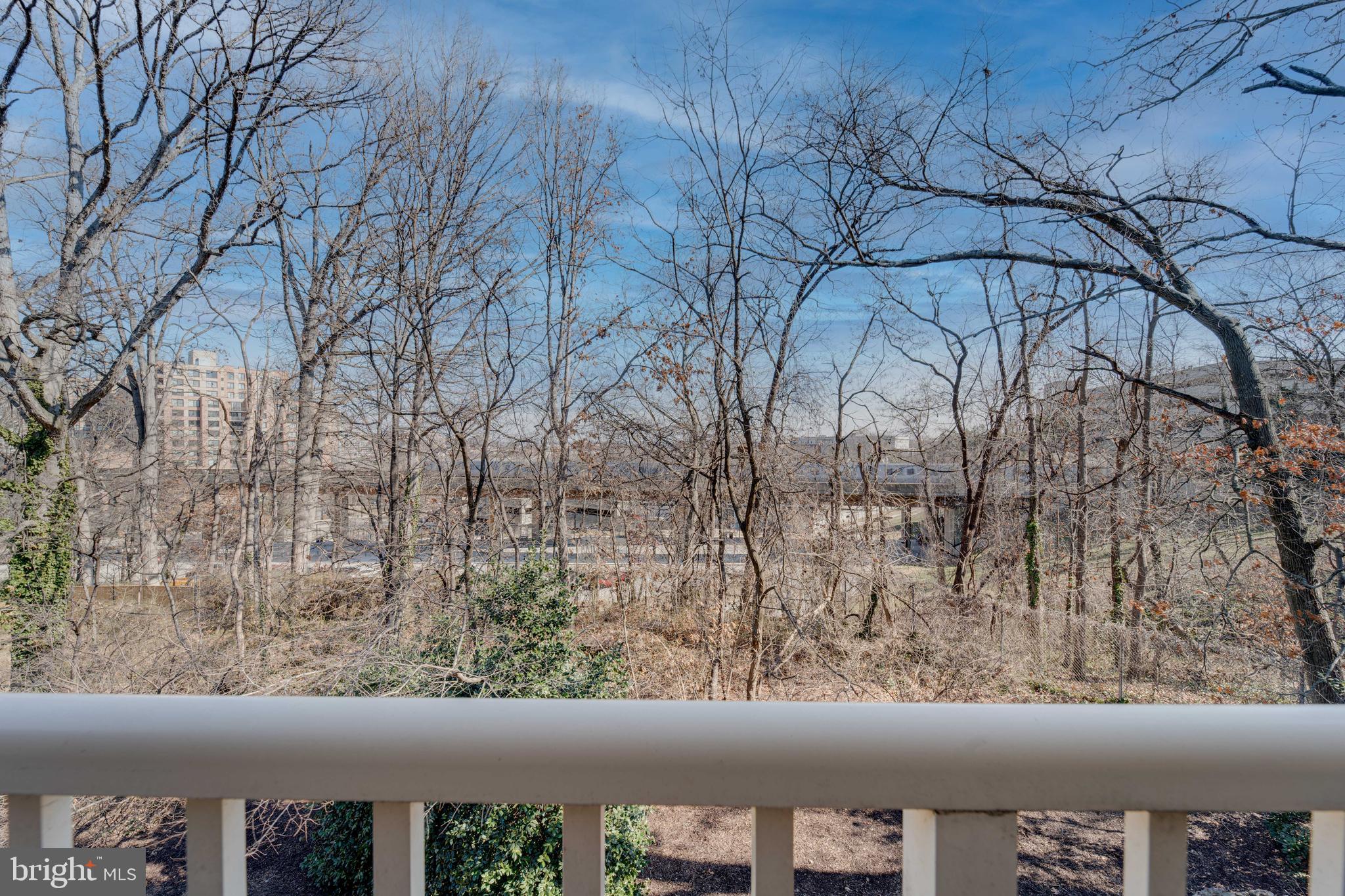 HUNTINGTON CLUB - Residential Lease