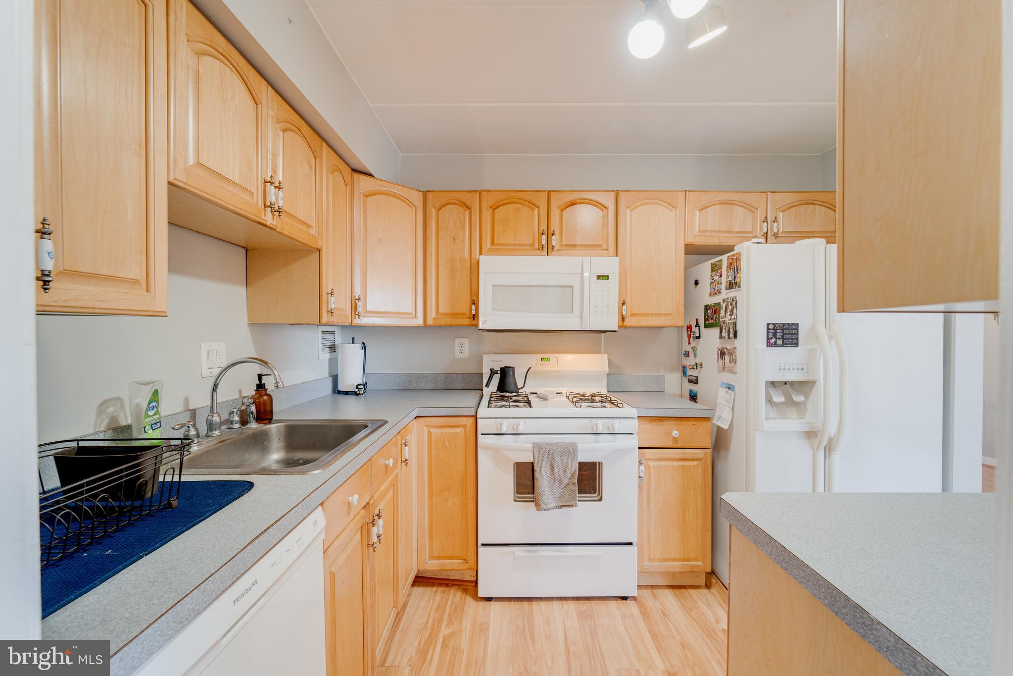 HUNTINGTON CLUB - Residential Lease