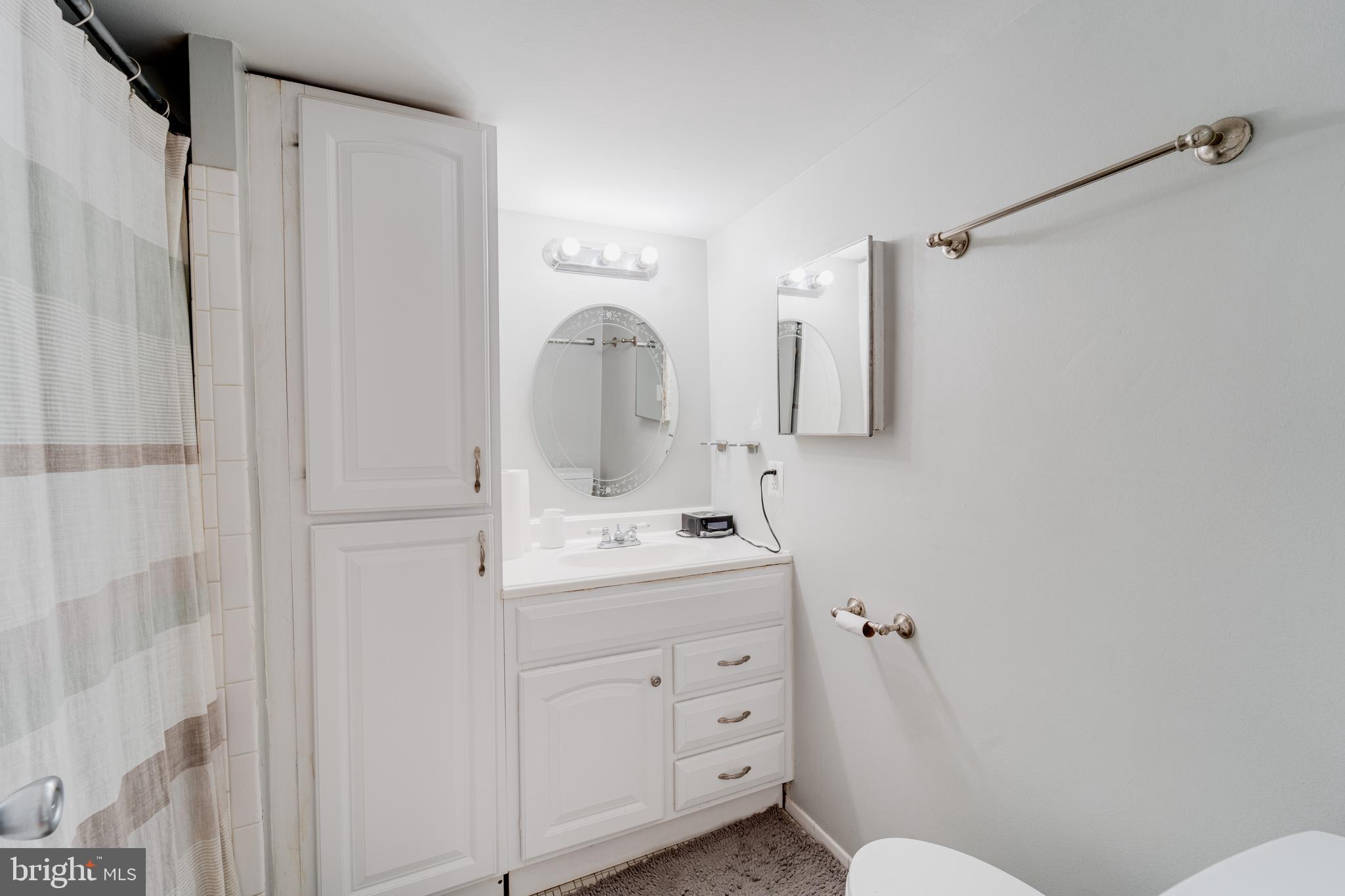 HUNTINGTON CLUB - Residential Lease