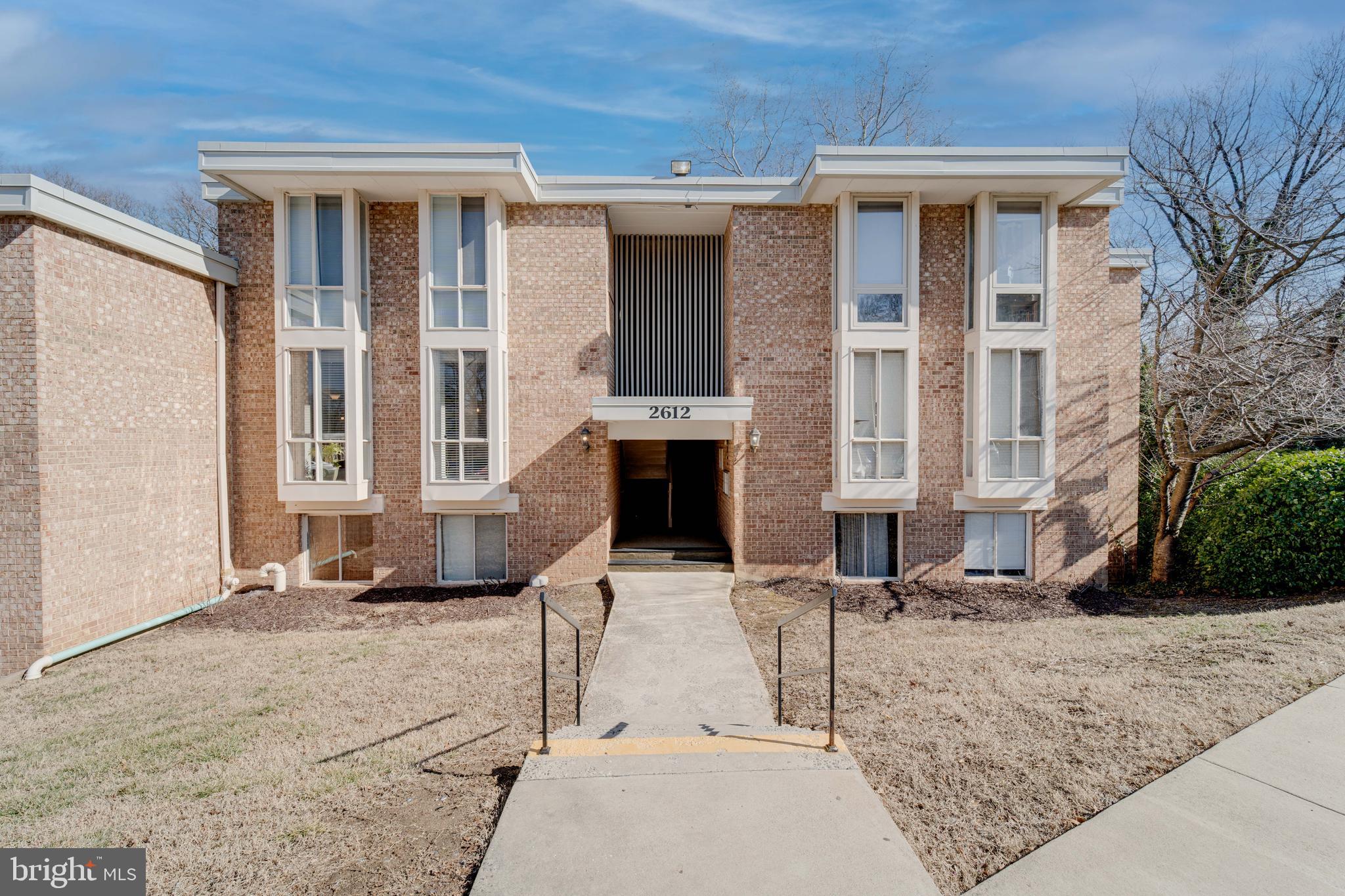 HUNTINGTON CLUB - Residential Lease