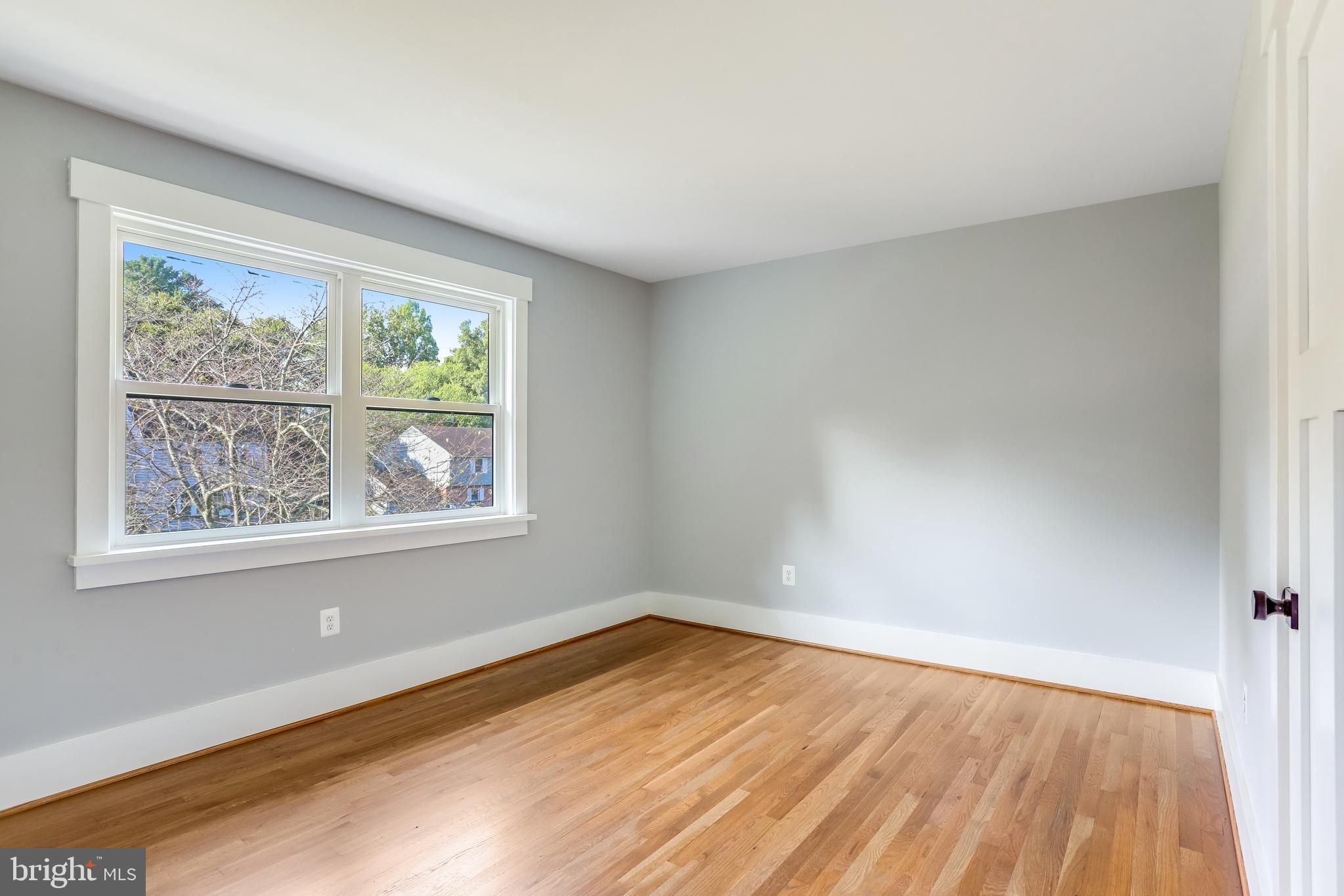 WILLIAMSBURG VILLAGE - Residential