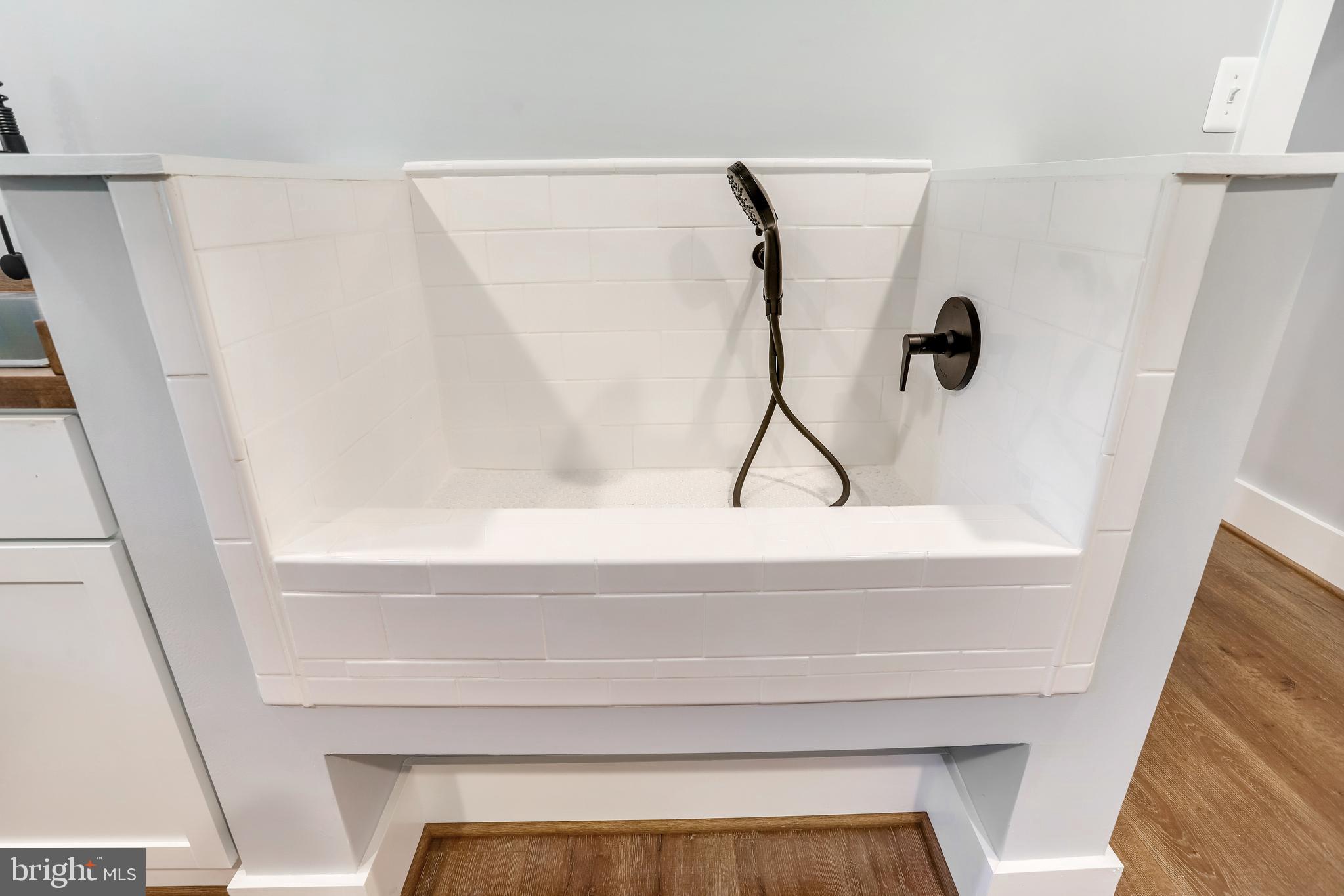 WILLIAMSBURG VILLAGE - Residential