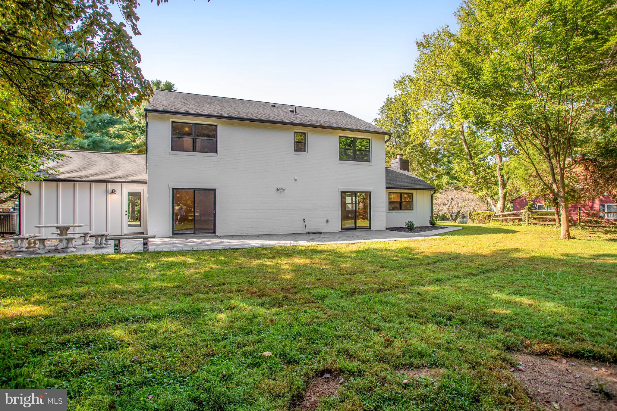 WILLIAMSBURG VILLAGE - Residential