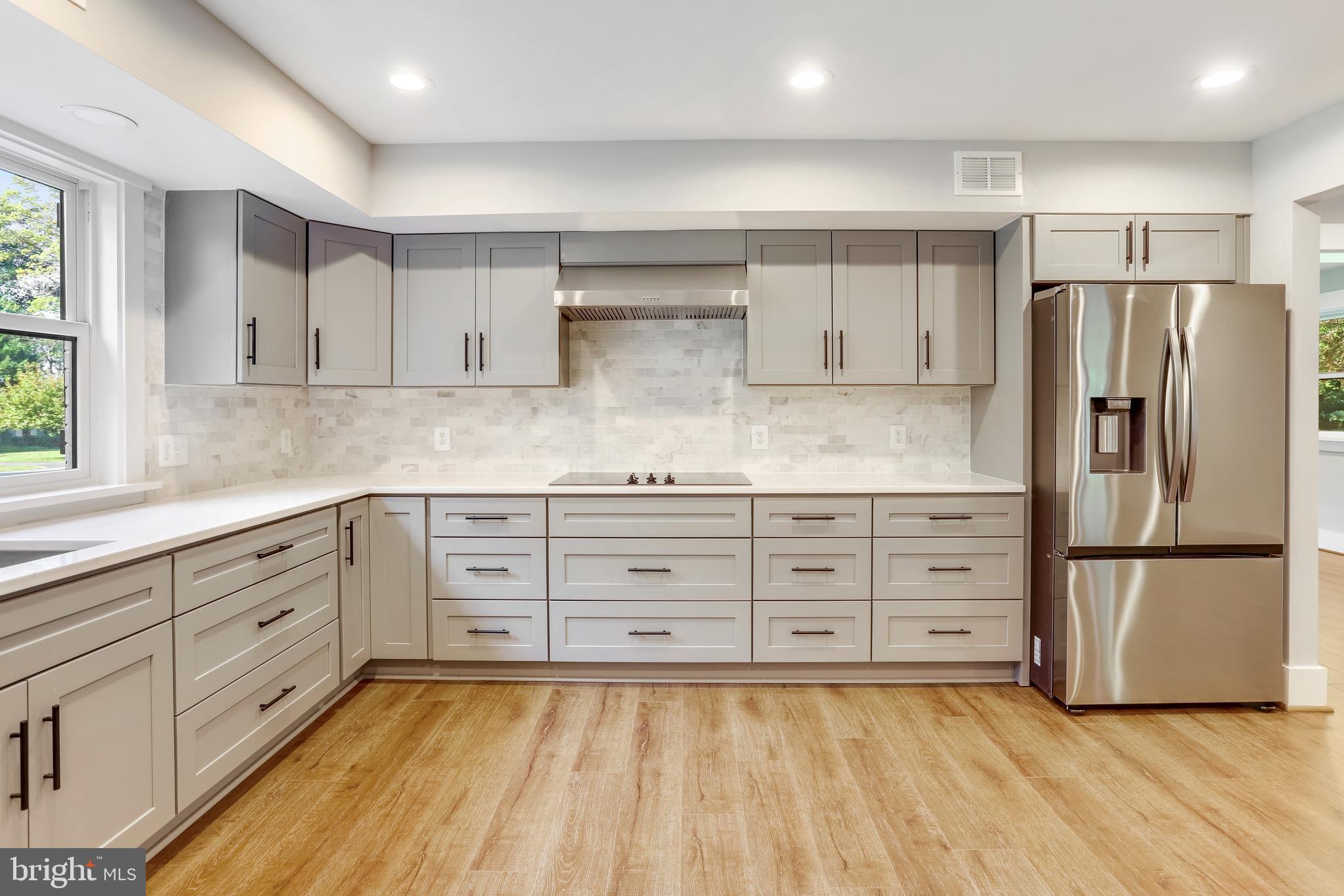 WILLIAMSBURG VILLAGE - Residential